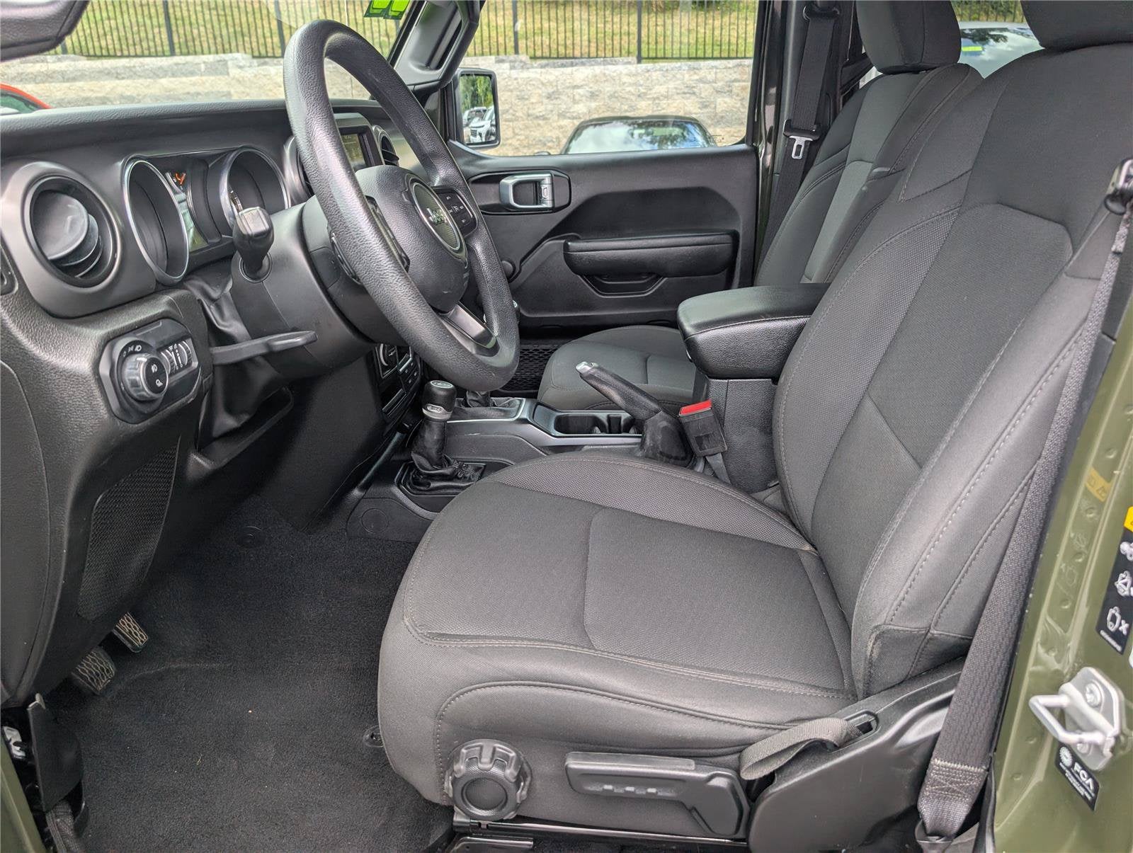 2022 Jeep Gladiator Sport