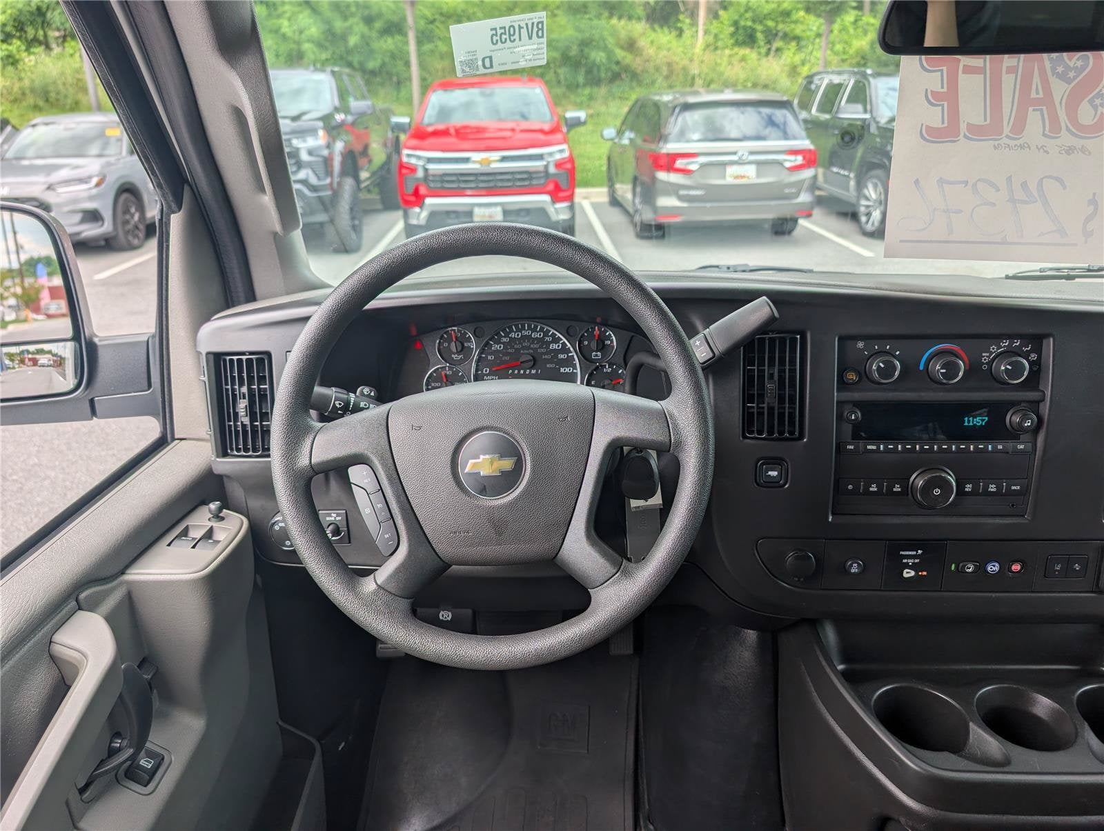 2025 Chevrolet Express Passenger 1LT