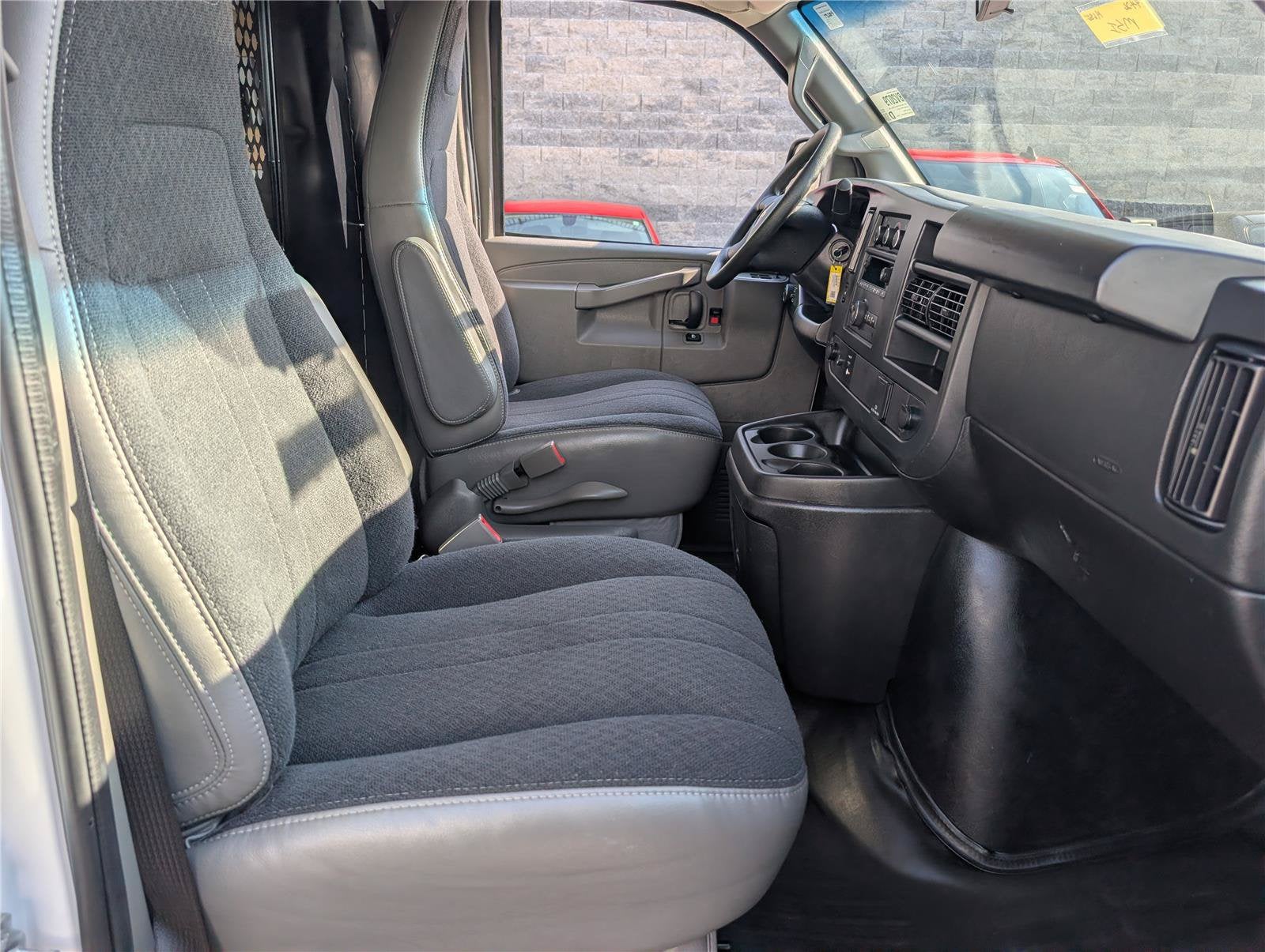 2025 Chevrolet Express Cargo WT
