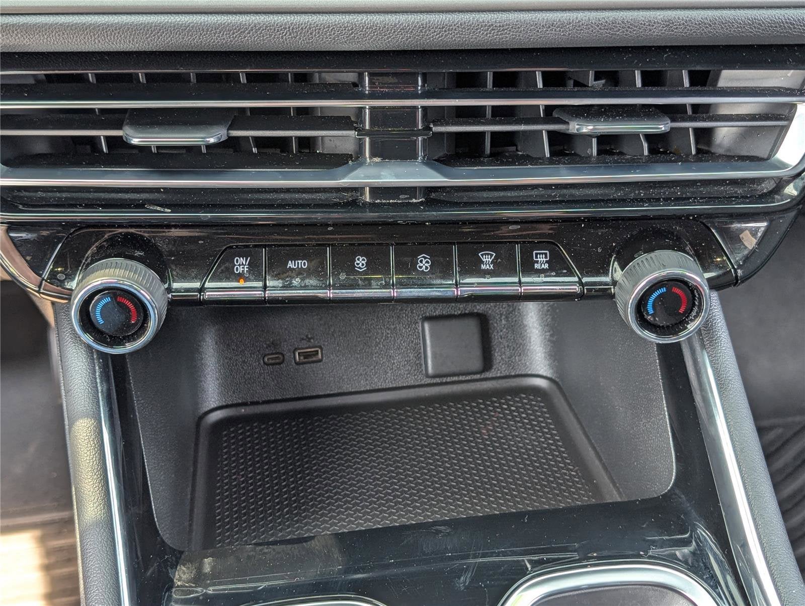 2024 Chevrolet Traverse LS