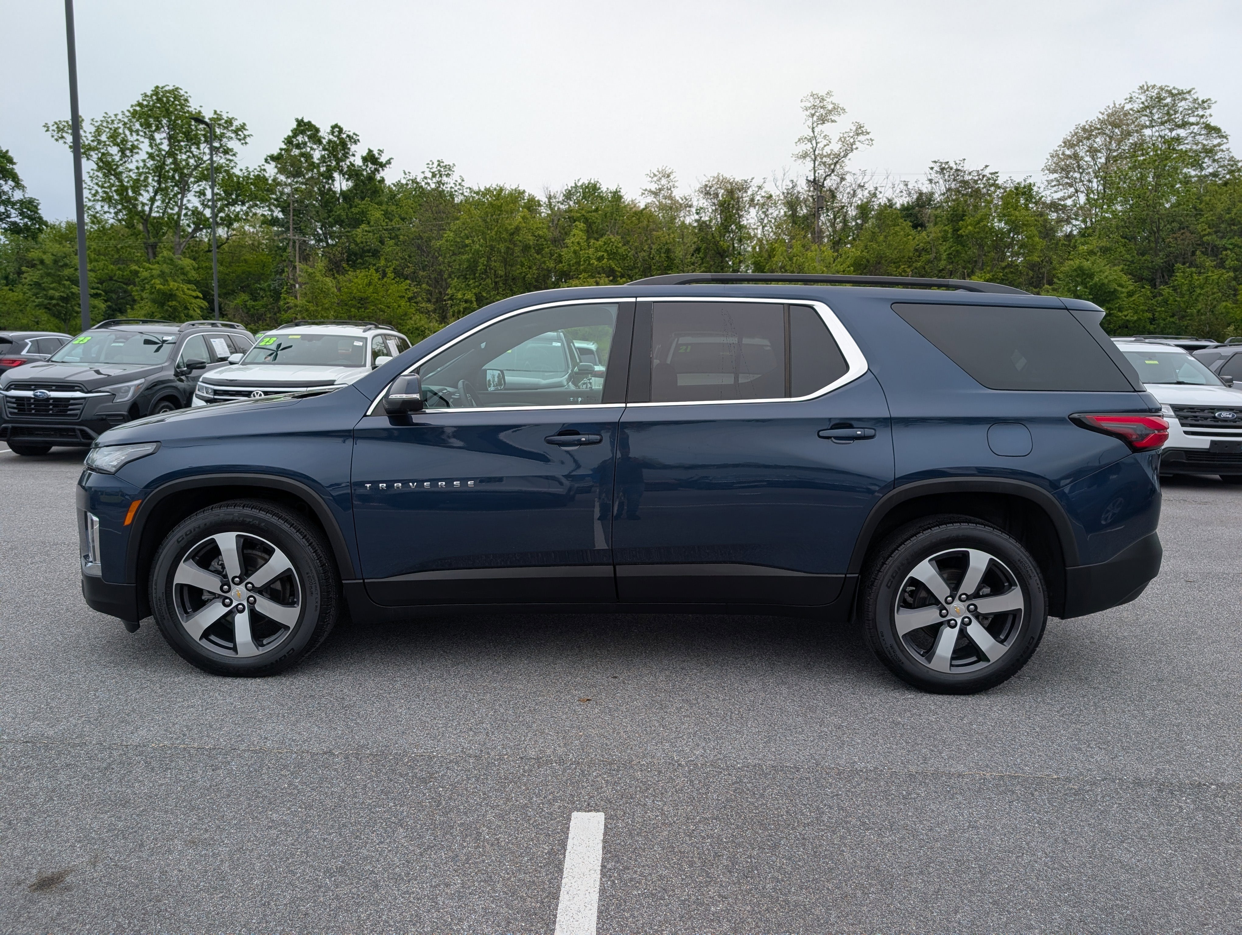 2023 Chevrolet Traverse LT Leather