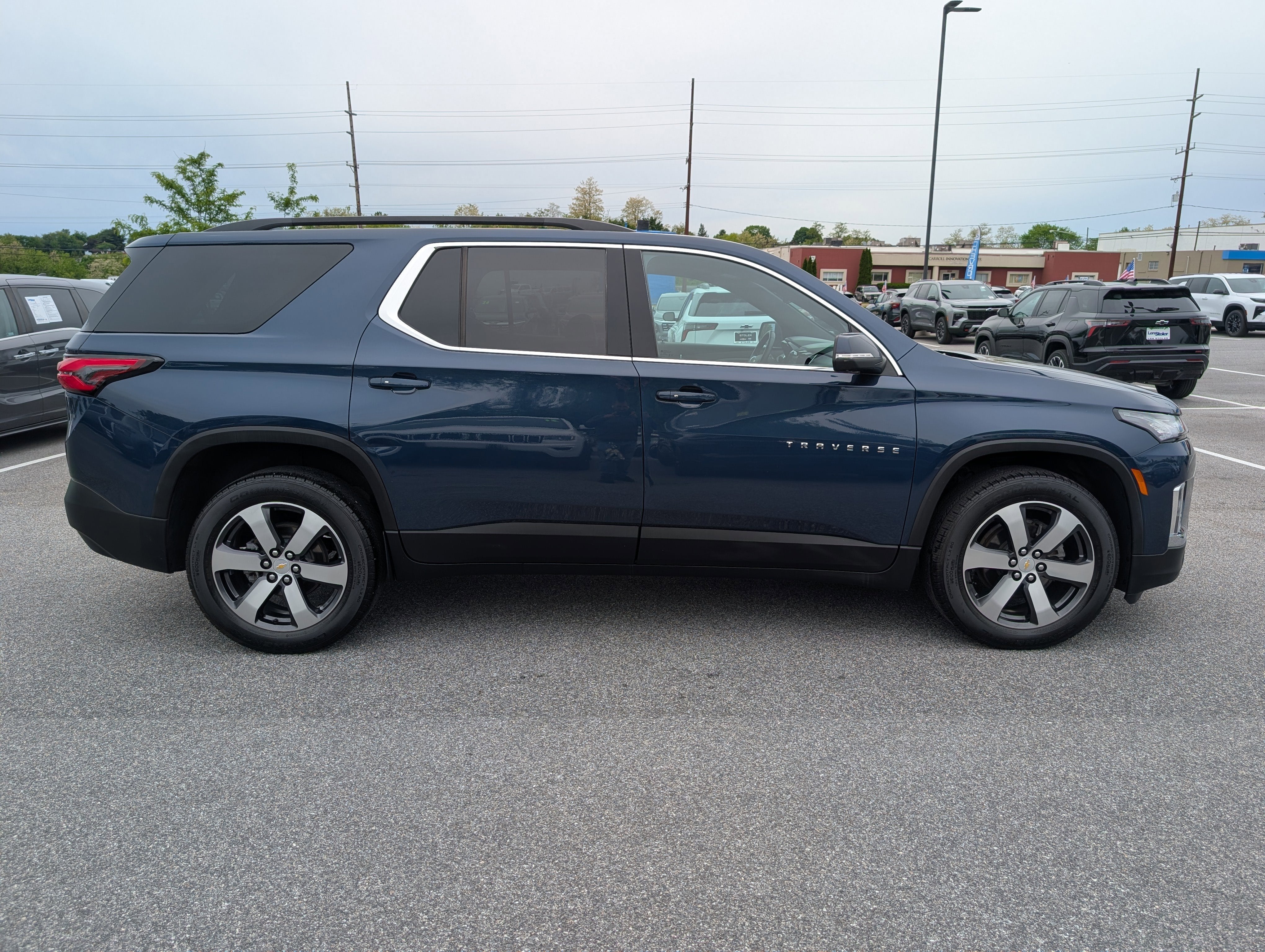 2023 Chevrolet Traverse LT Leather