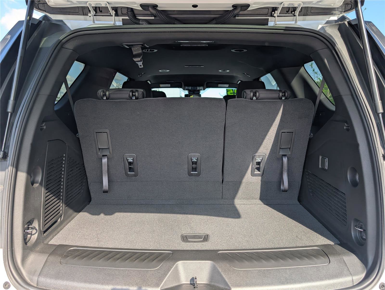 2025 Chevrolet Tahoe LS