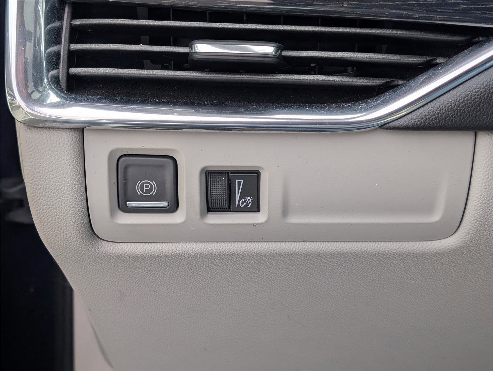 2020 Cadillac XT4 FWD Premium Luxury