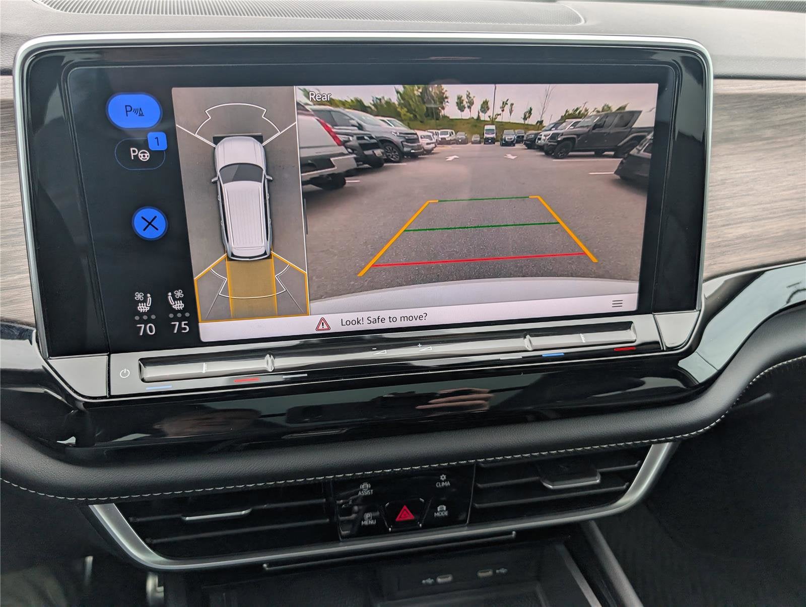 2024 Volkswagen Atlas 2.0T SEL Premium R-Line