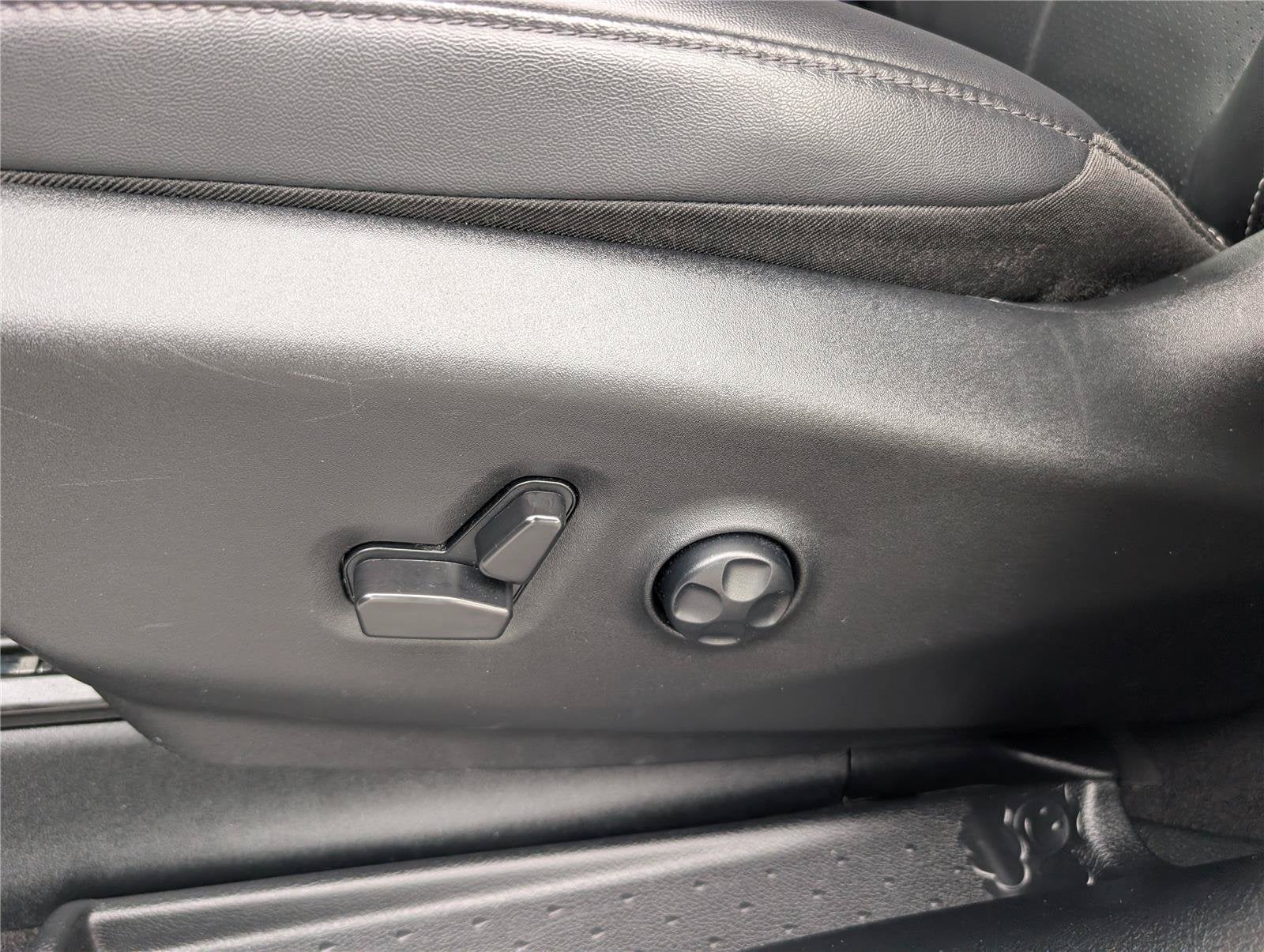 2024 Chrysler Pacifica Hybrid S Appearance Pkg