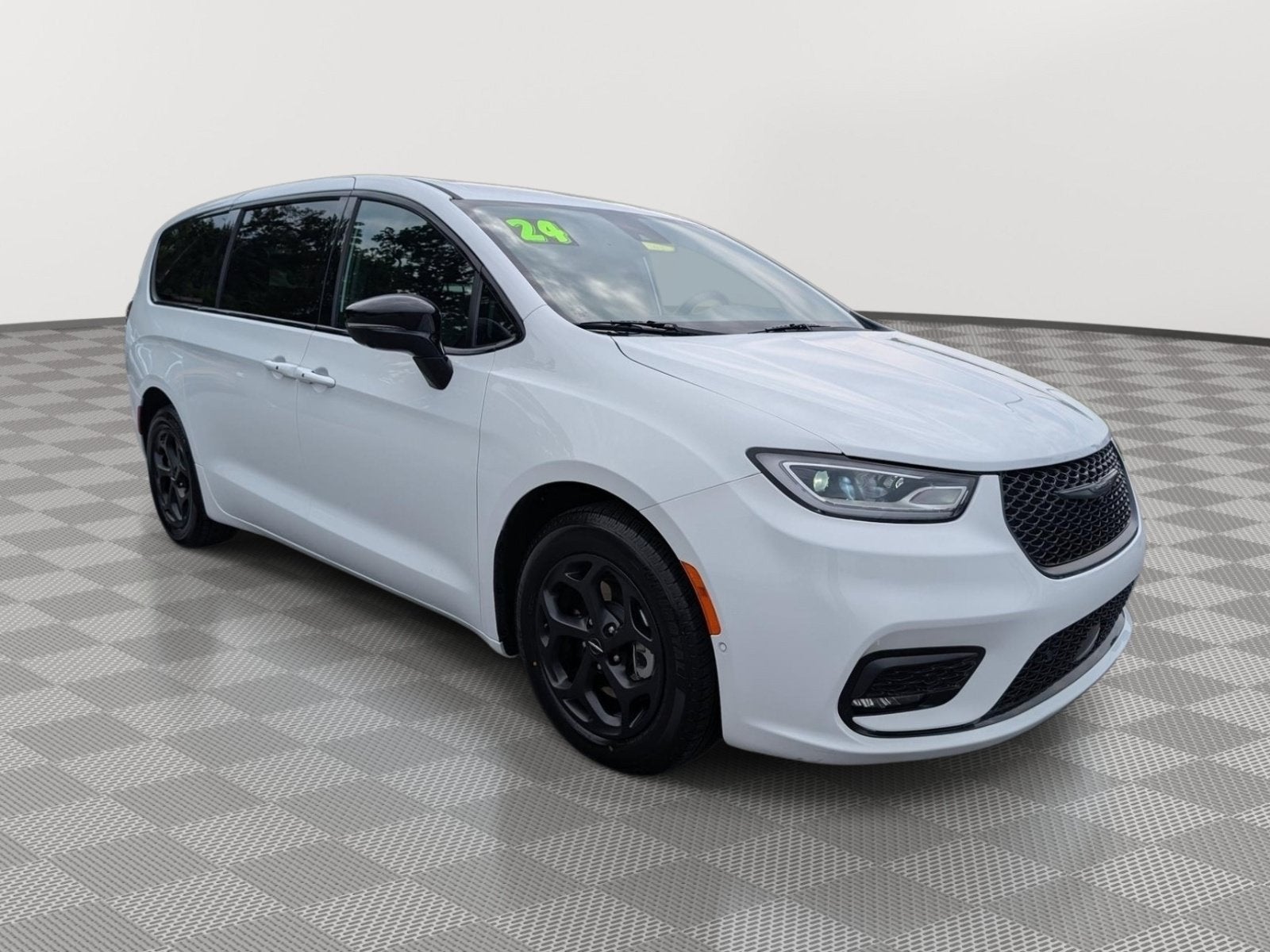 2024 Chrysler Pacifica Hybrid S Appearance Pkg
