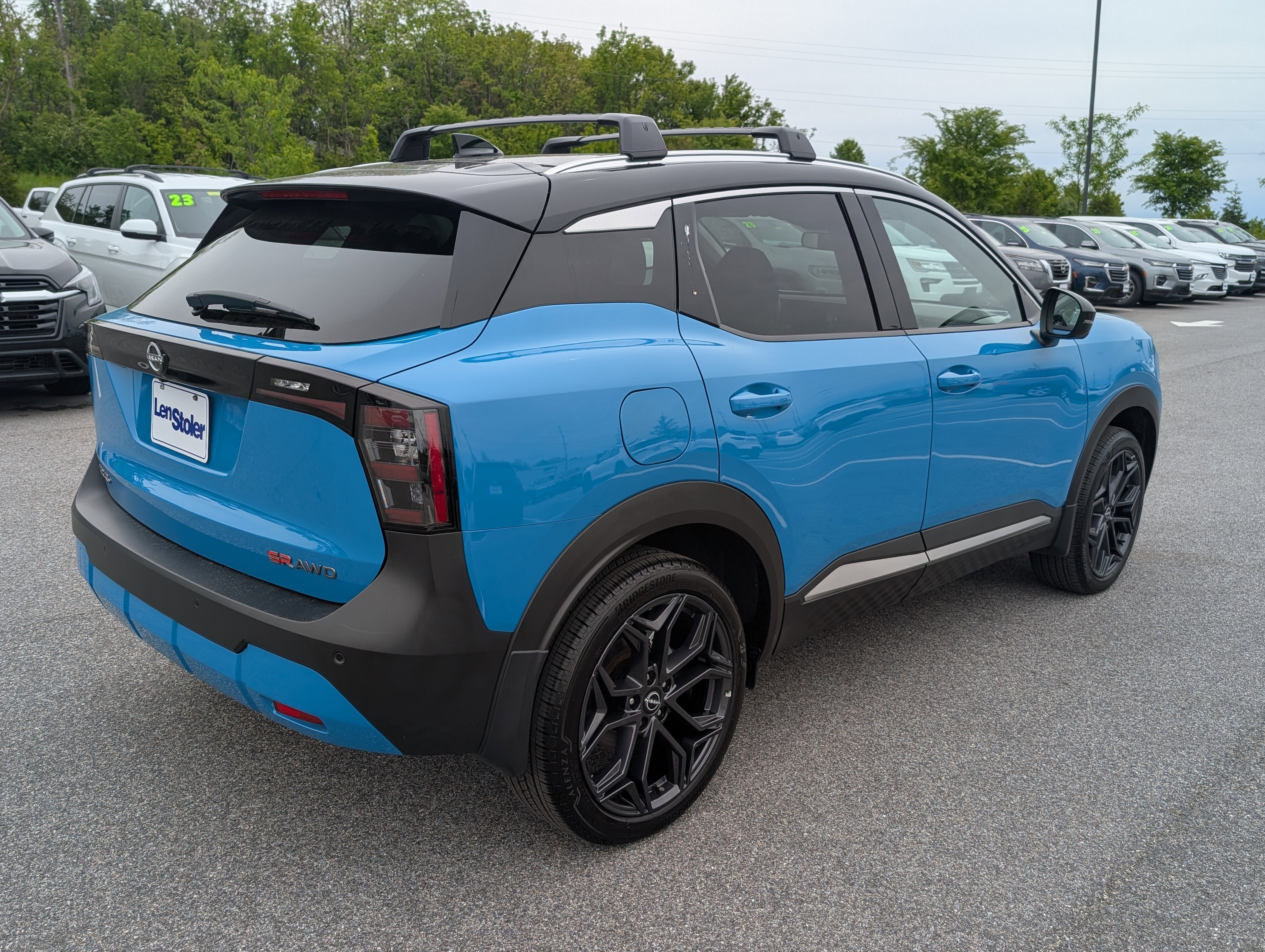 2025 Nissan Kicks SR