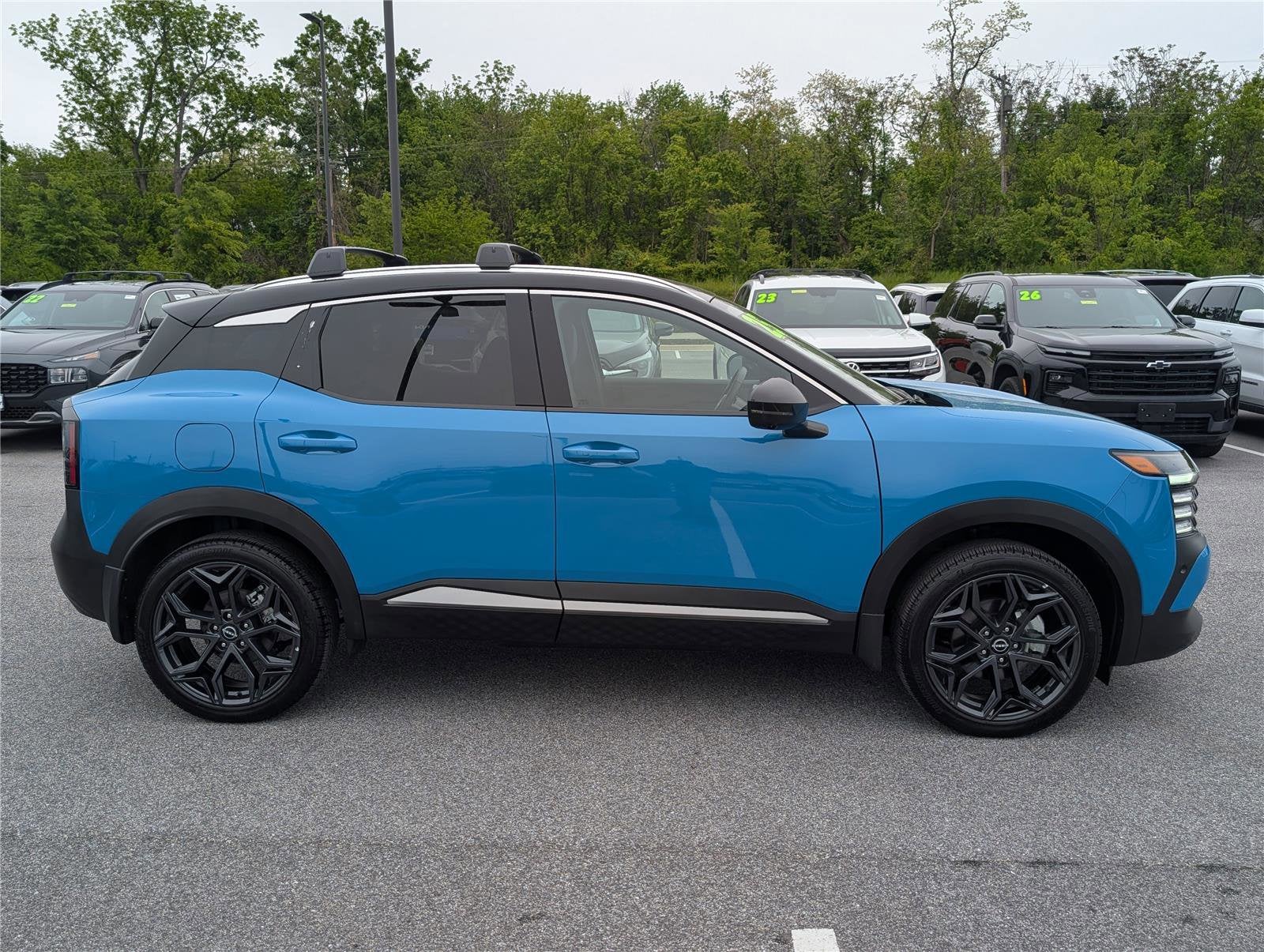 2025 Nissan Kicks SR