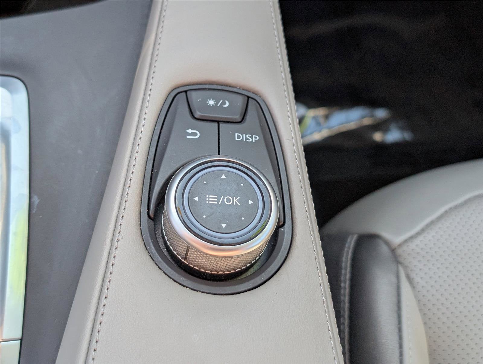 2023 INFINITI QX50 LUXE