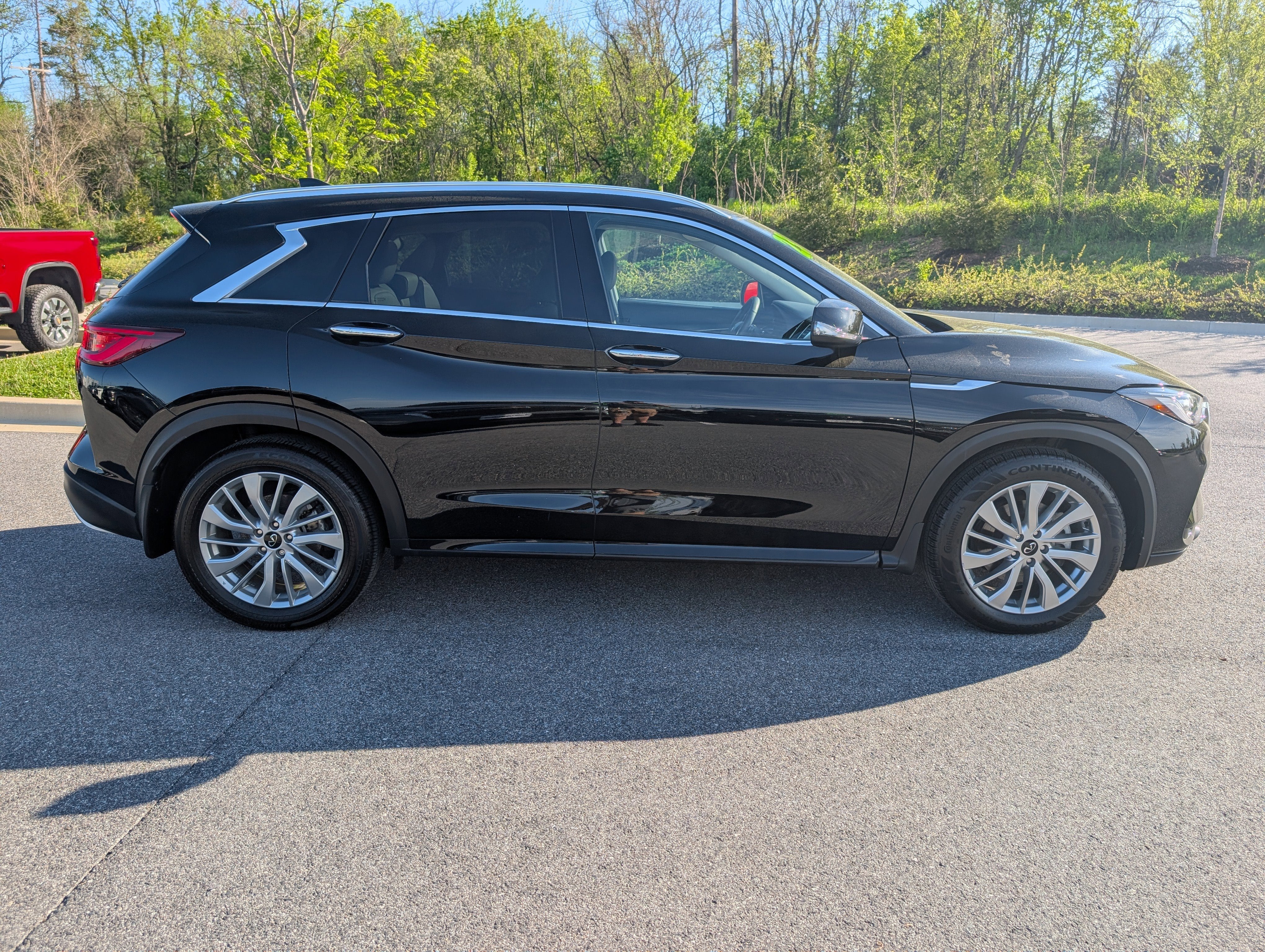 2023 INFINITI QX50 LUXE