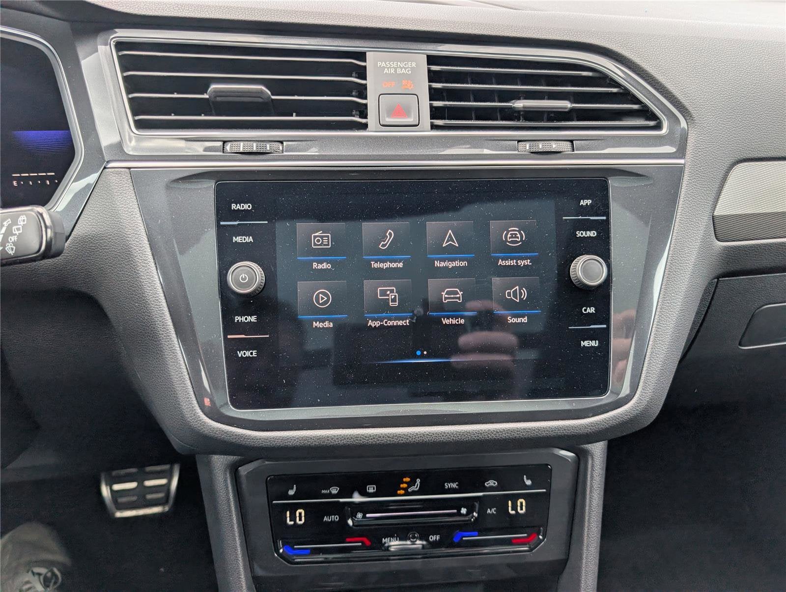 2023 Volkswagen Tiguan SE R-Line Black