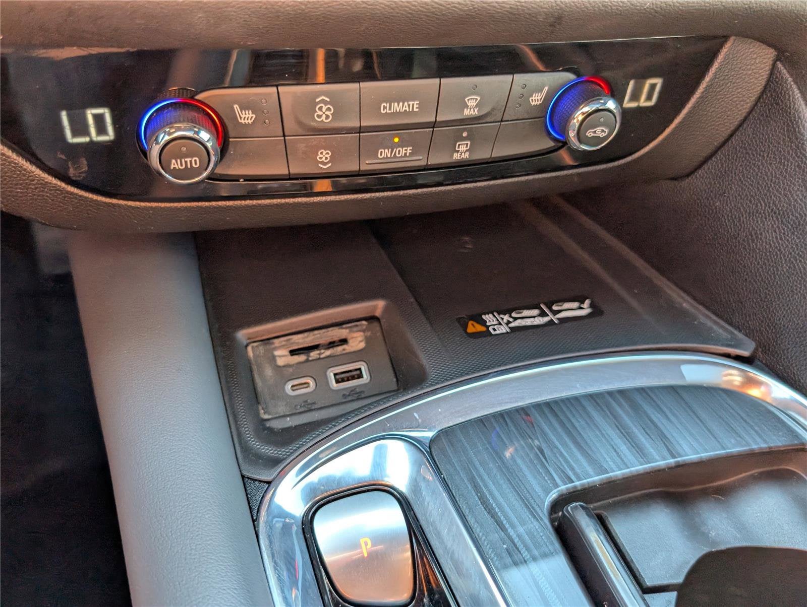 2023 Buick Enclave Essence