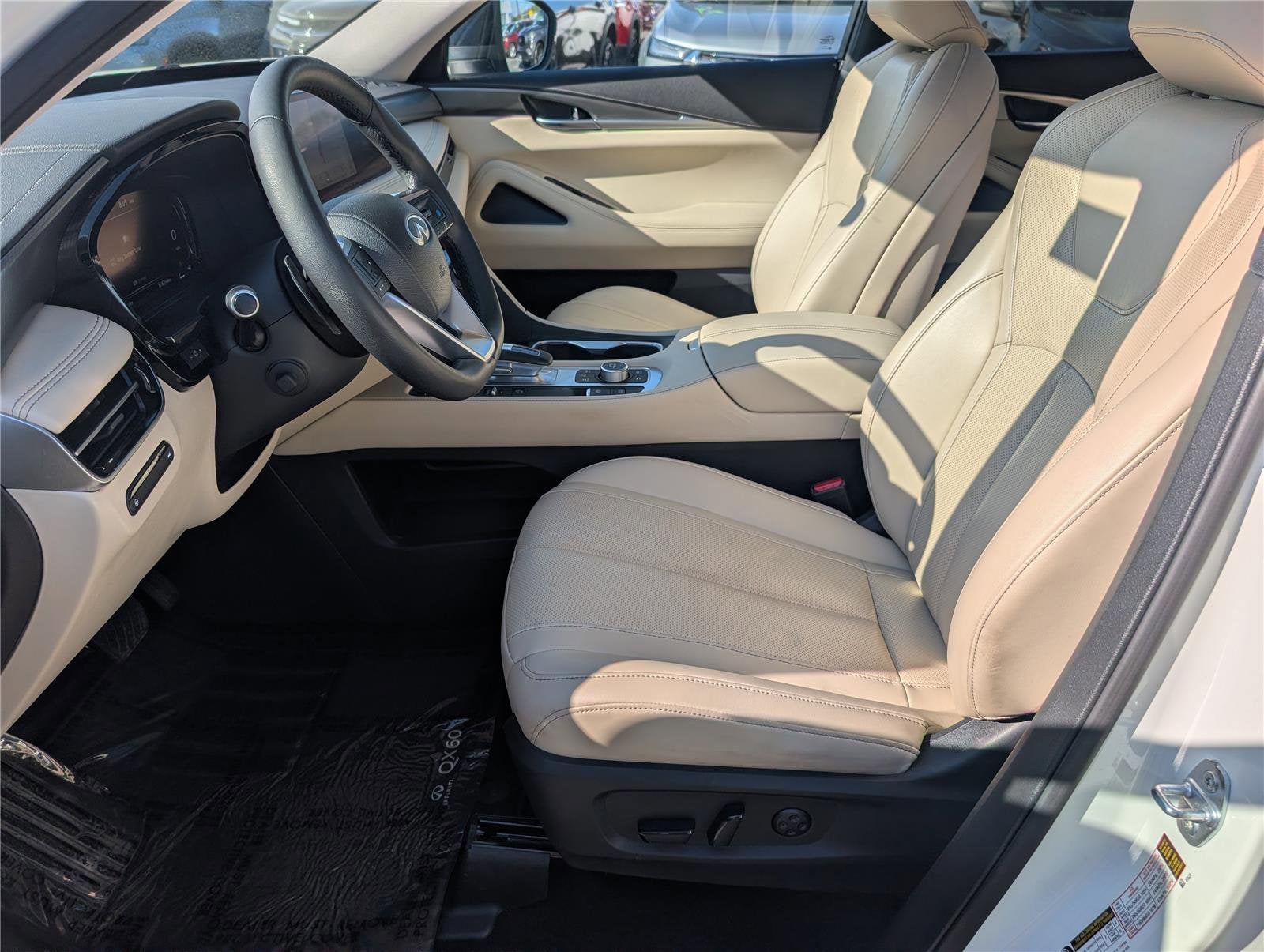 2023 INFINITI QX60 LUXE