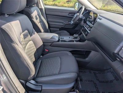 2023 Nissan Pathfinder SV