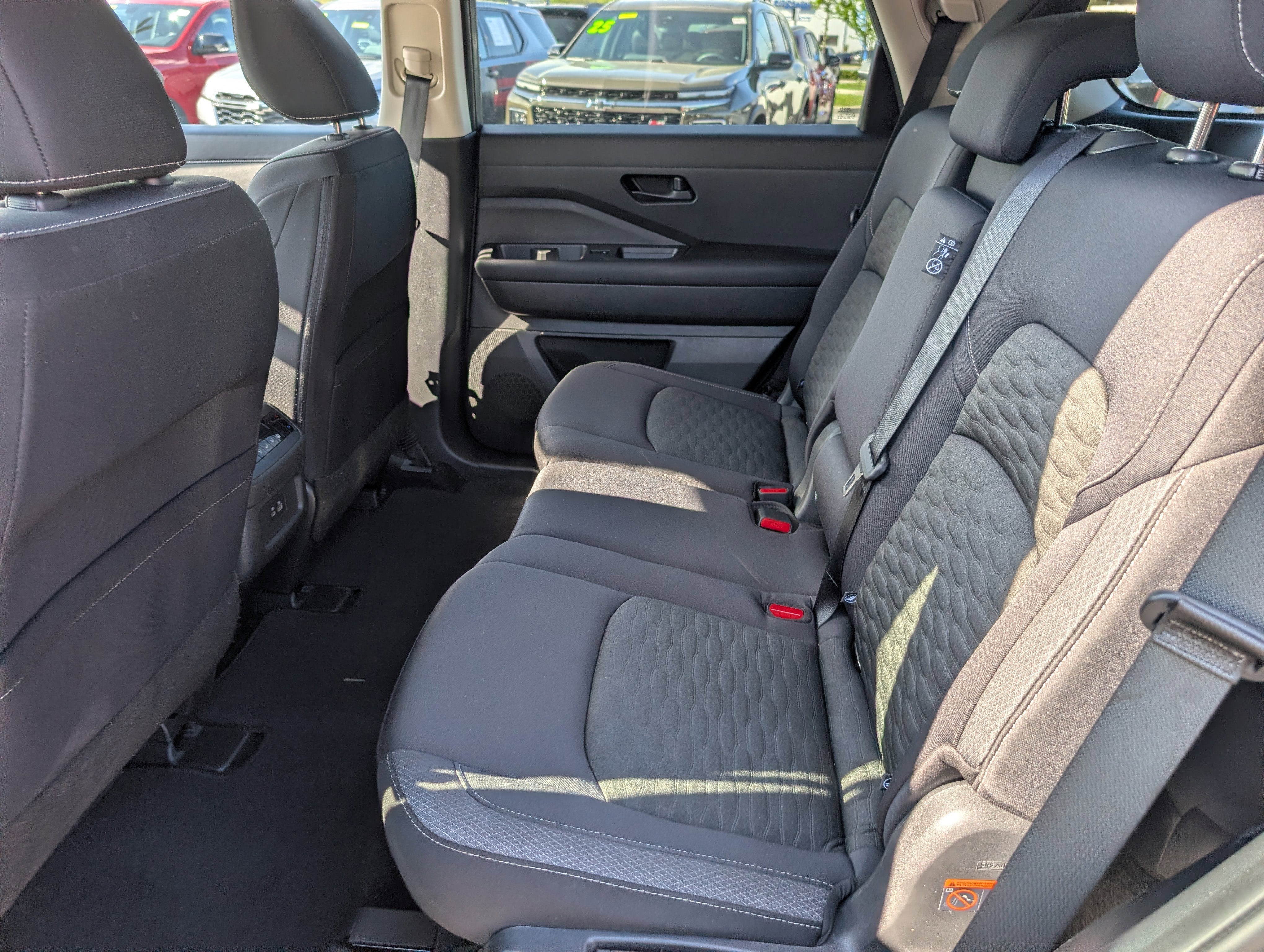 2023 Nissan Pathfinder SV