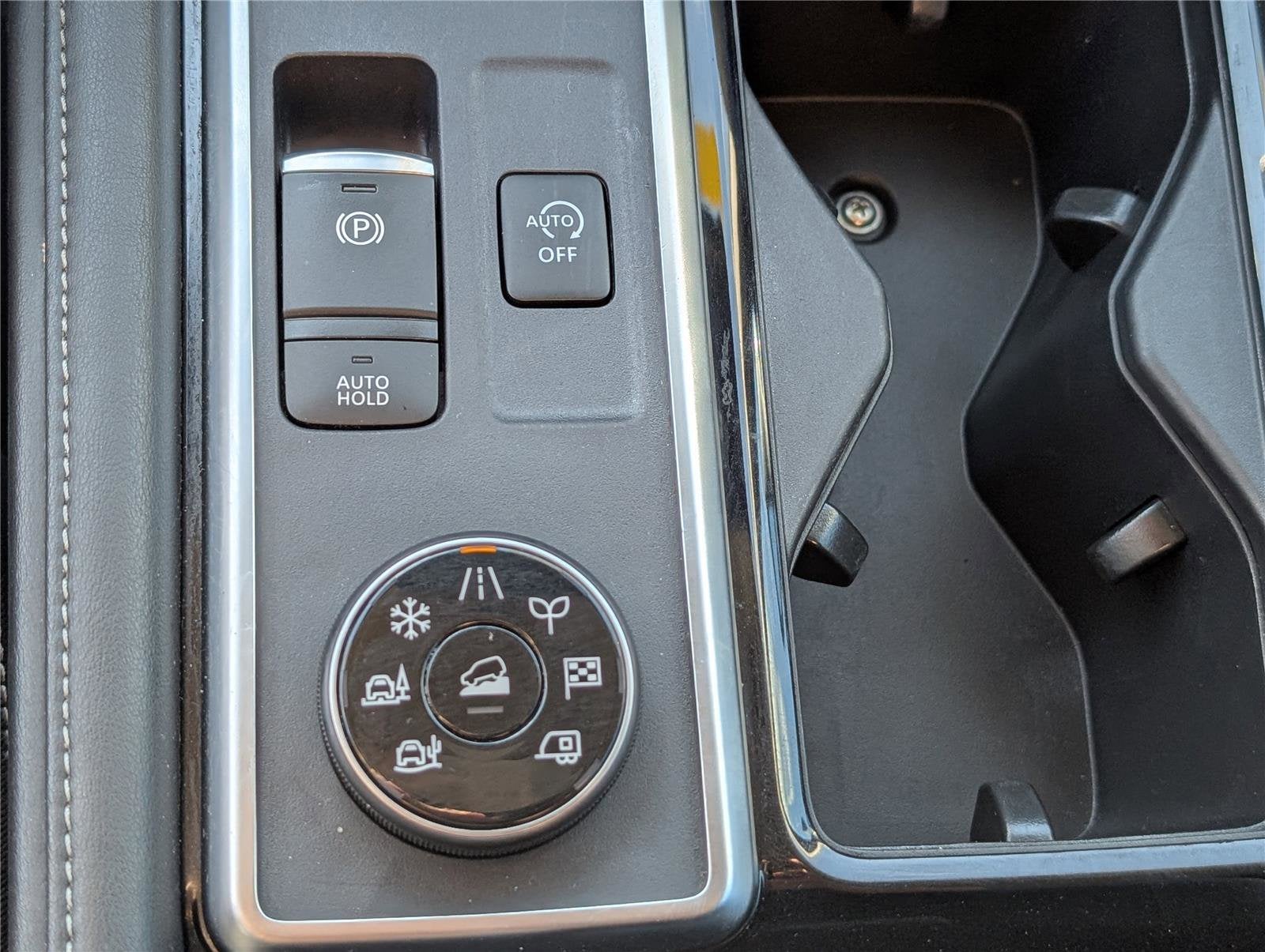 2023 Nissan Pathfinder SV