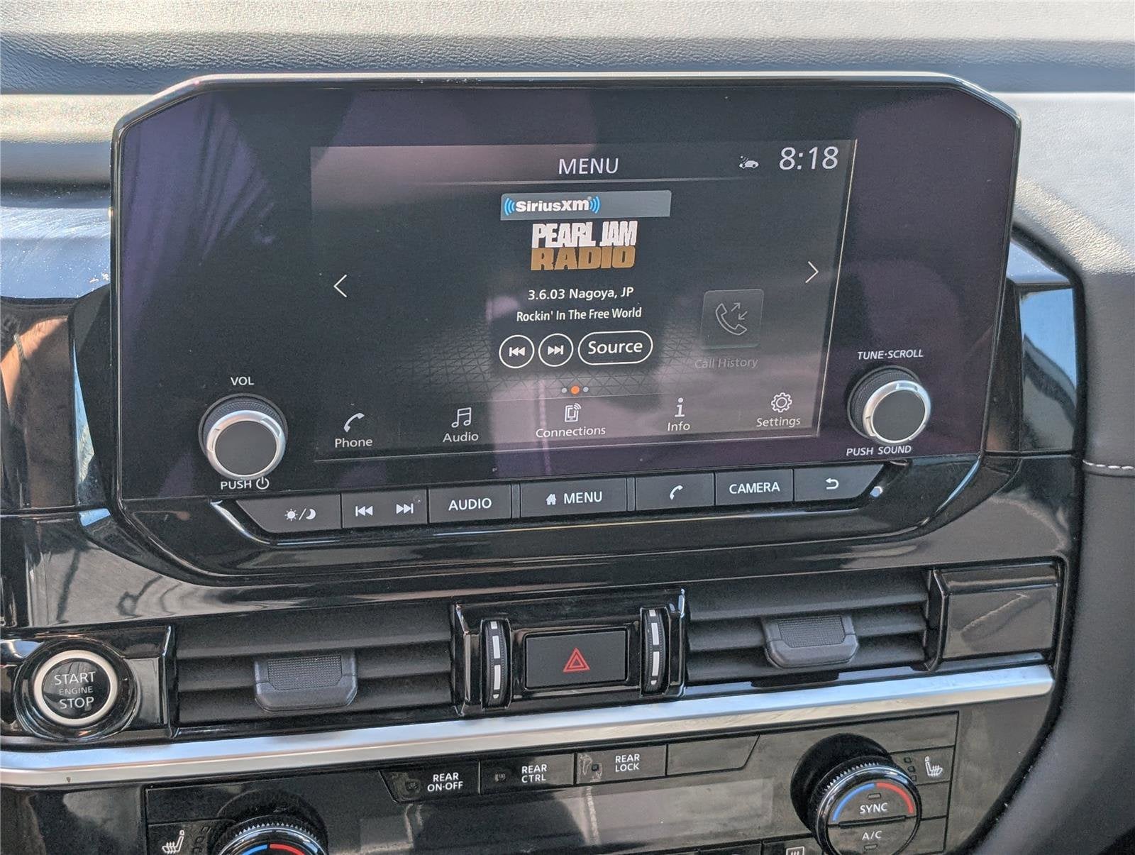 2023 Nissan Pathfinder SV