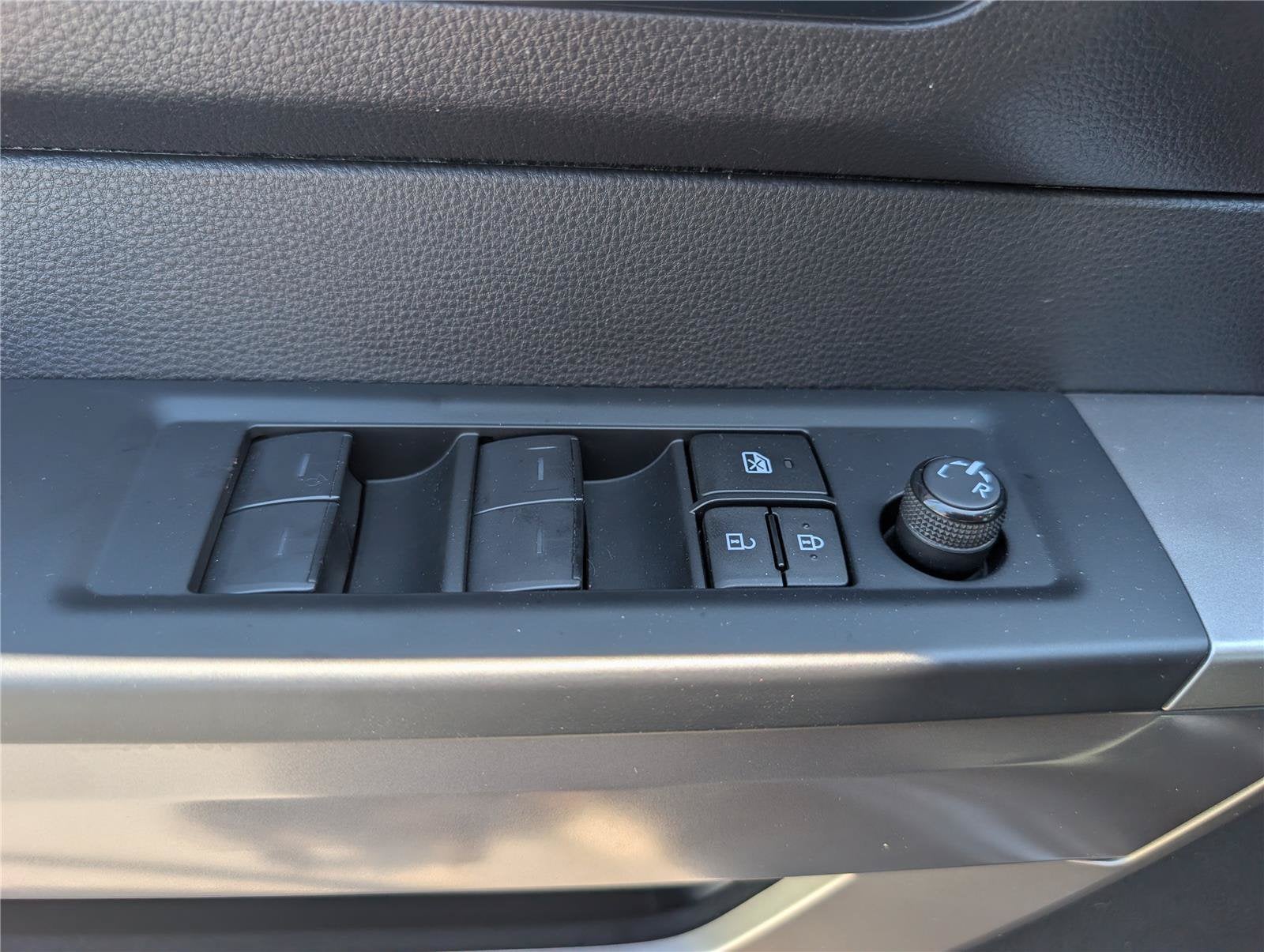 2023 Toyota Tundra 4WD SR5