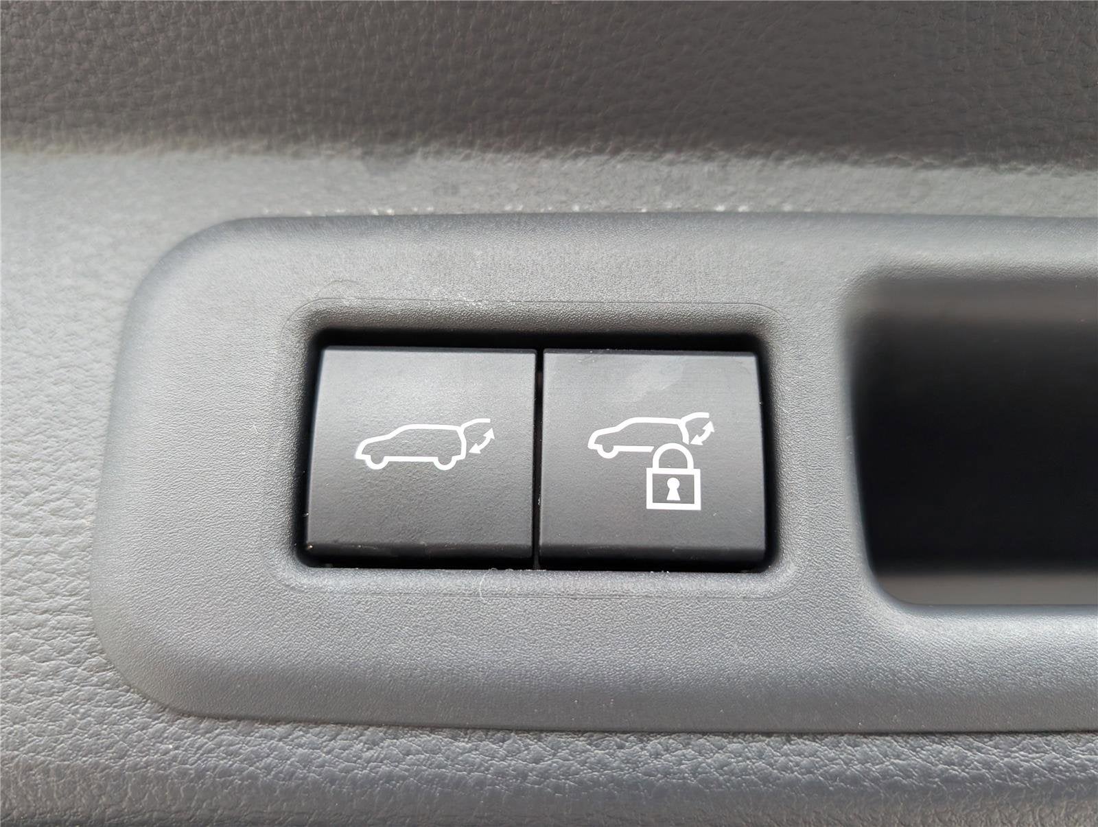 2023 Toyota Sequoia SR5