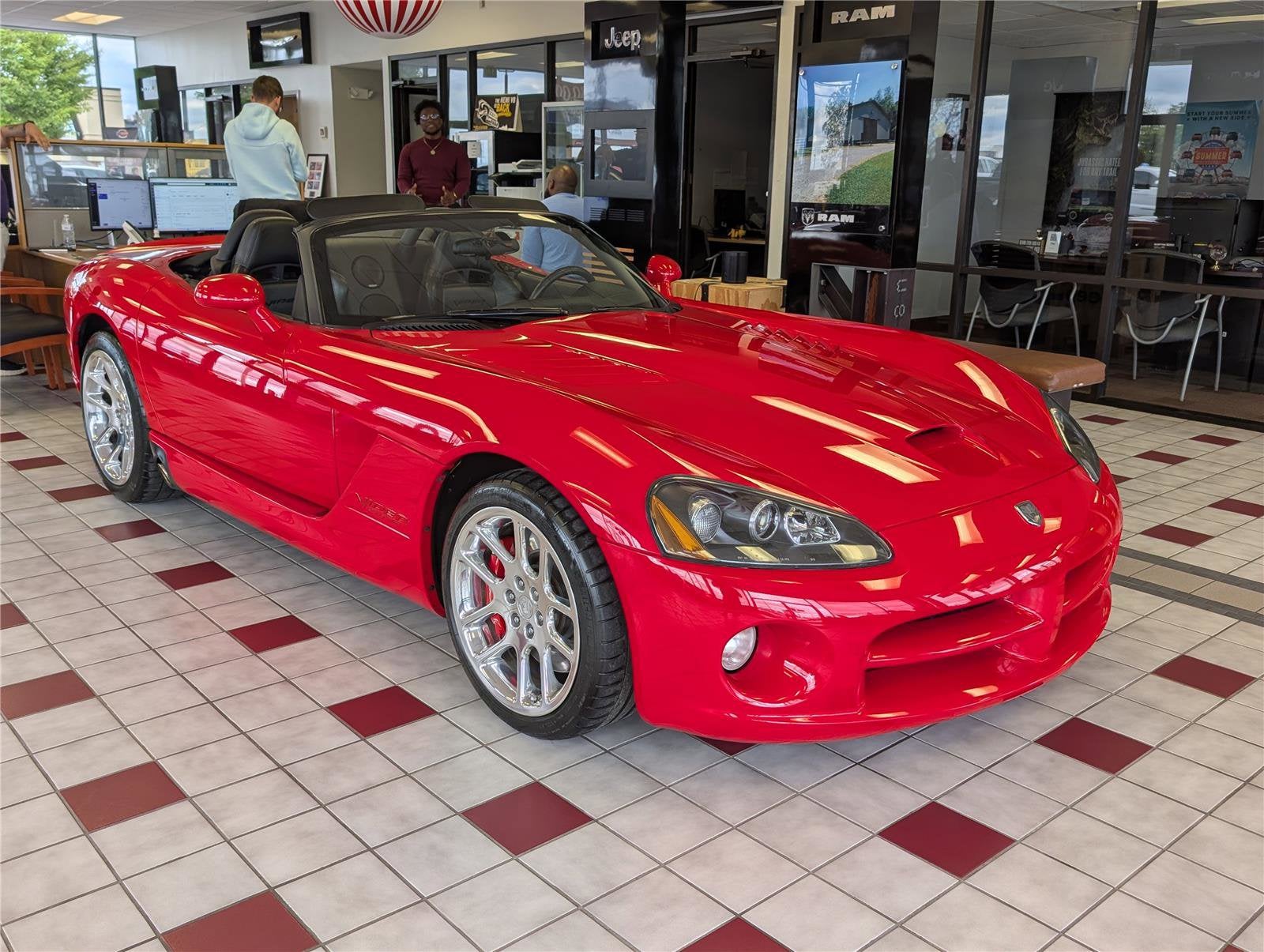 2005 Dodge Viper SRT10