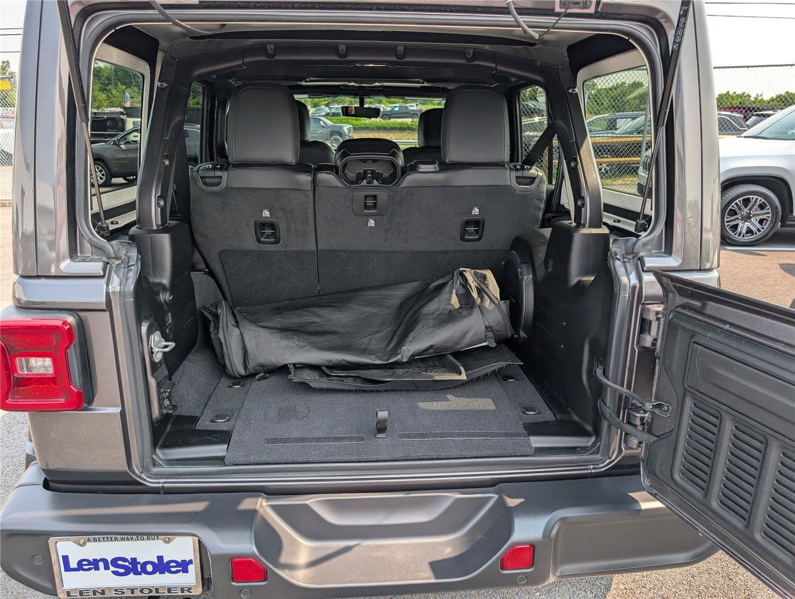 2021 Jeep Wrangler Unlimited Sahara Altitude