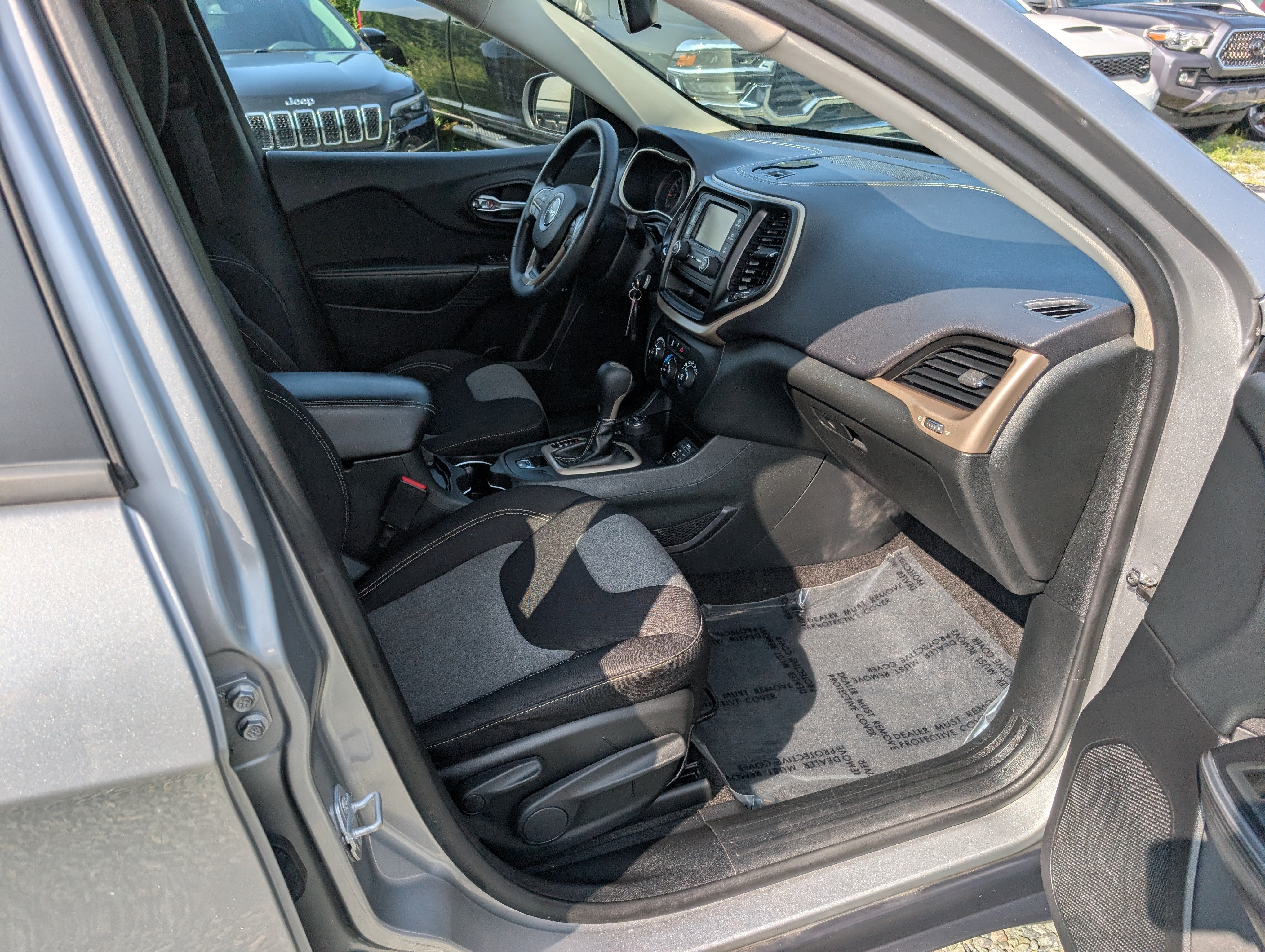 2015 Jeep Cherokee Sport