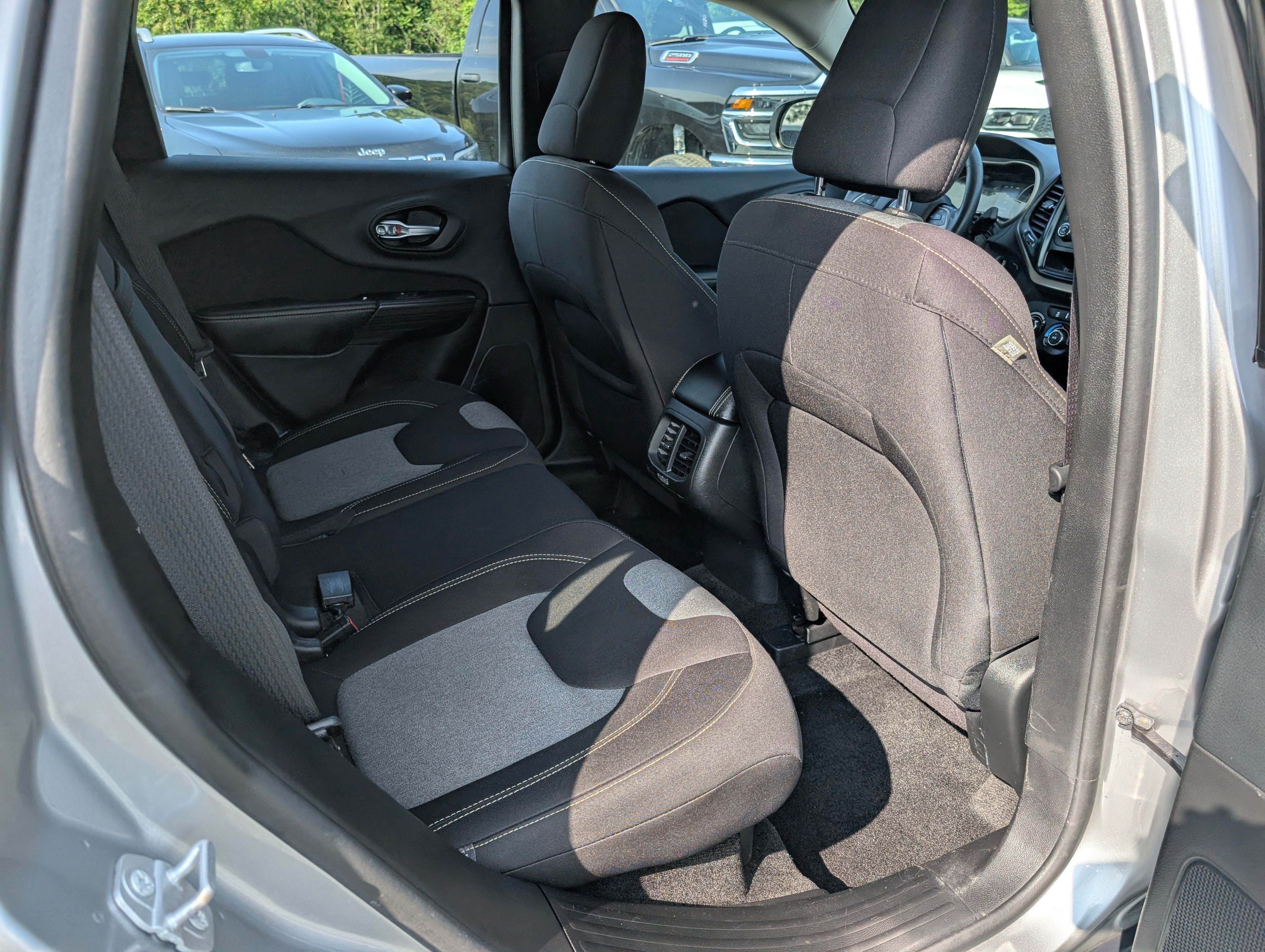2015 Jeep Cherokee Sport