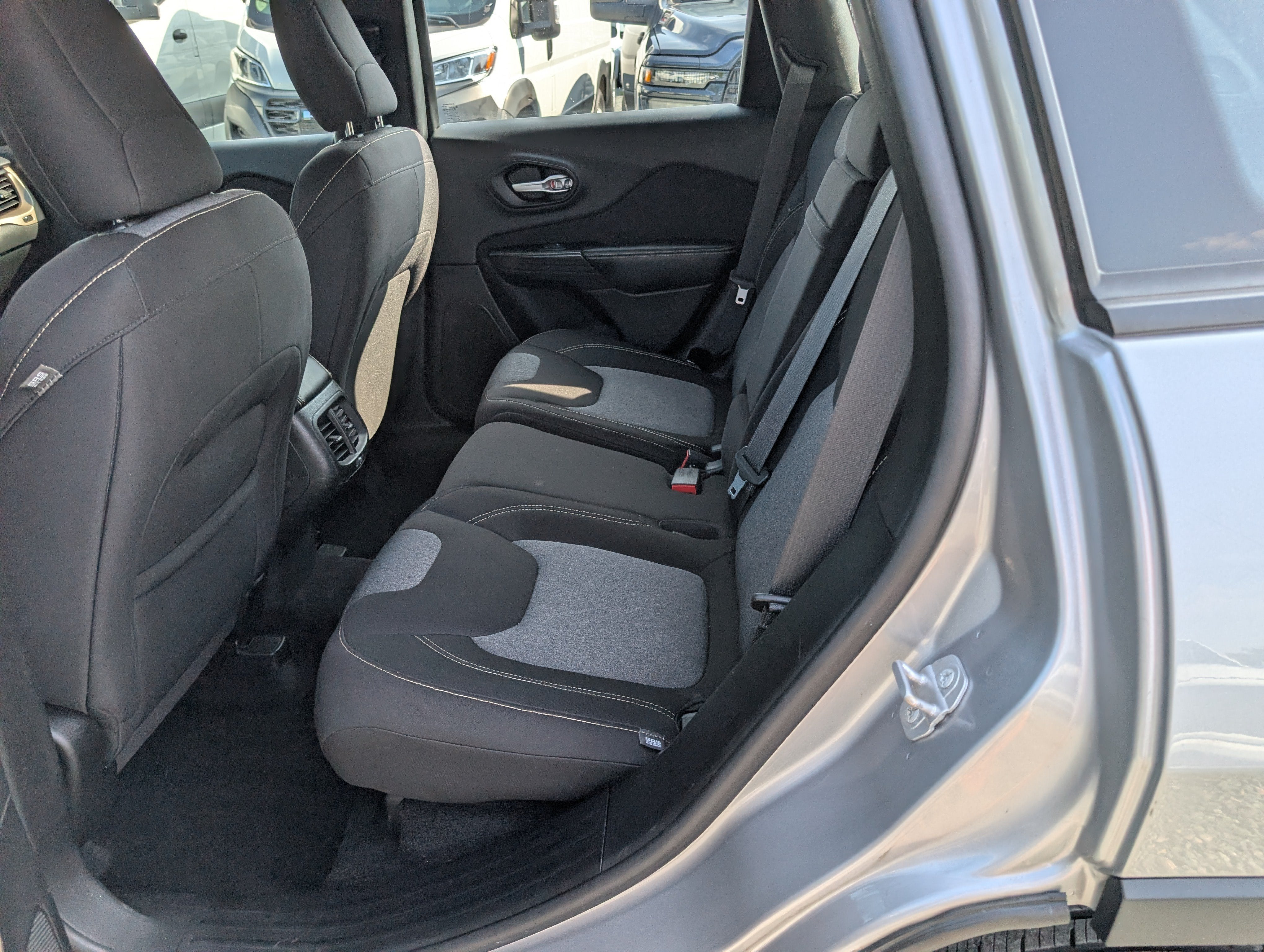 2015 Jeep Cherokee Sport