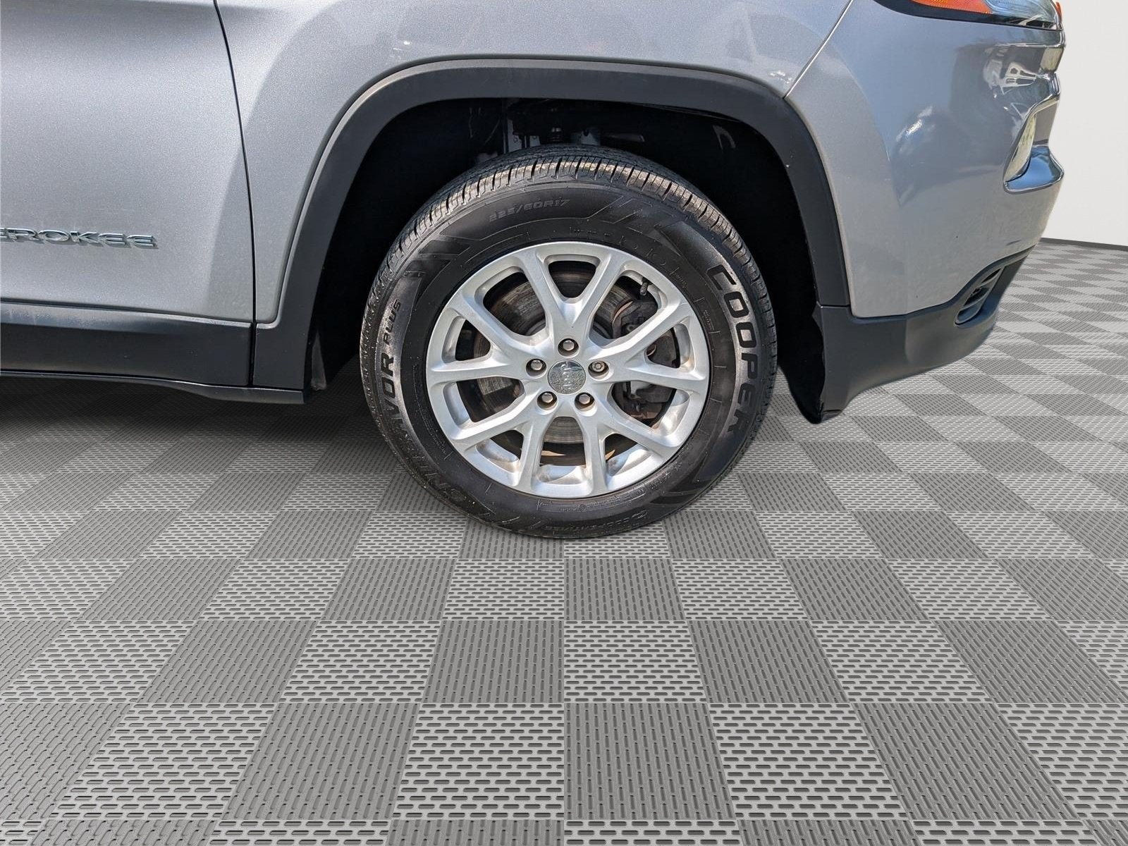 2015 Jeep Cherokee Sport