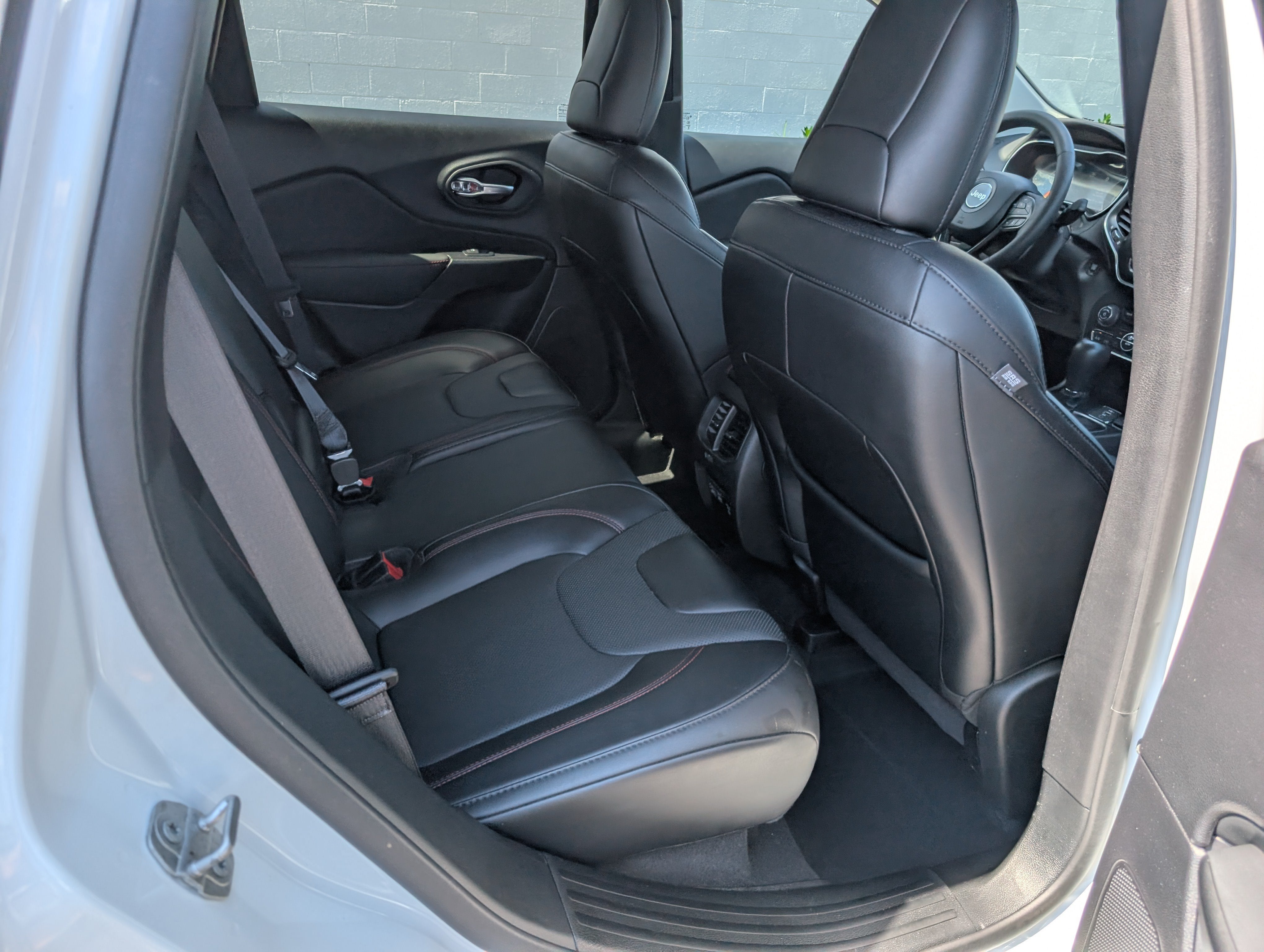 2023 Jeep Cherokee Trailhawk