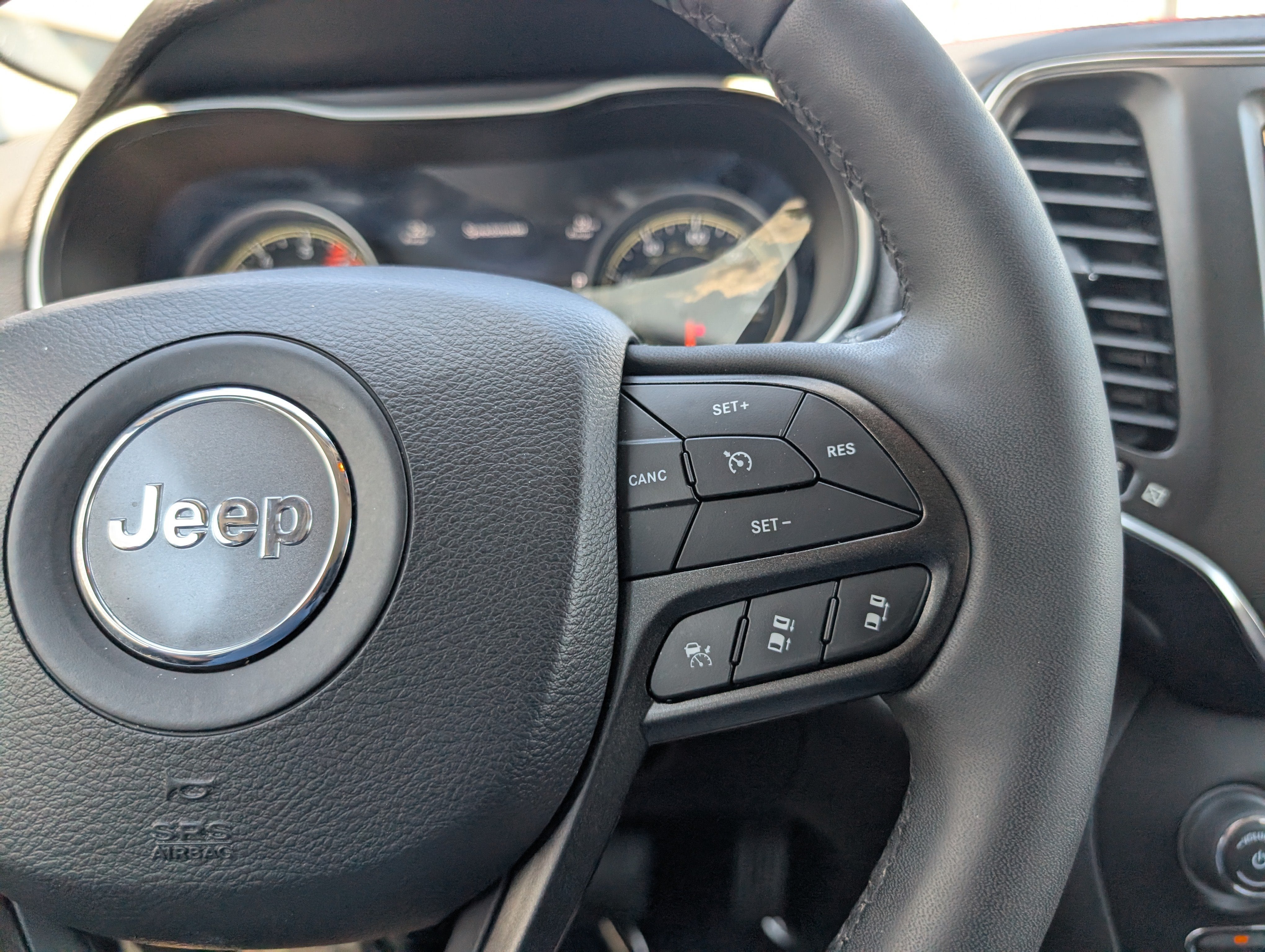 2023 Jeep Cherokee Trailhawk