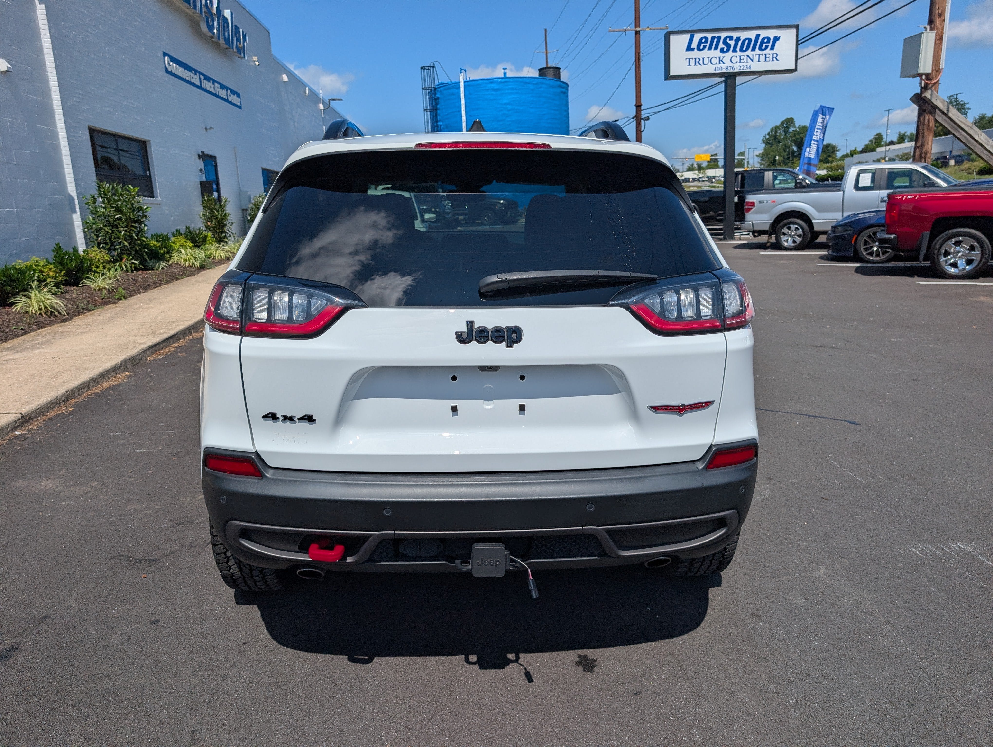 2023 Jeep Cherokee Trailhawk