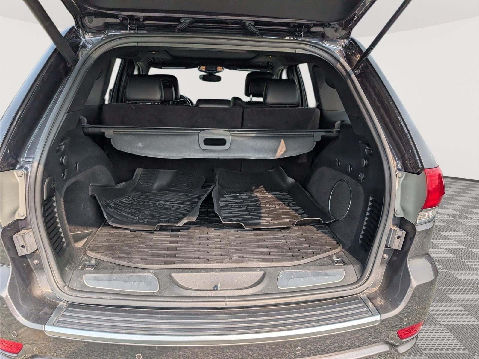 2018 Jeep Grand Cherokee Sterling Edition