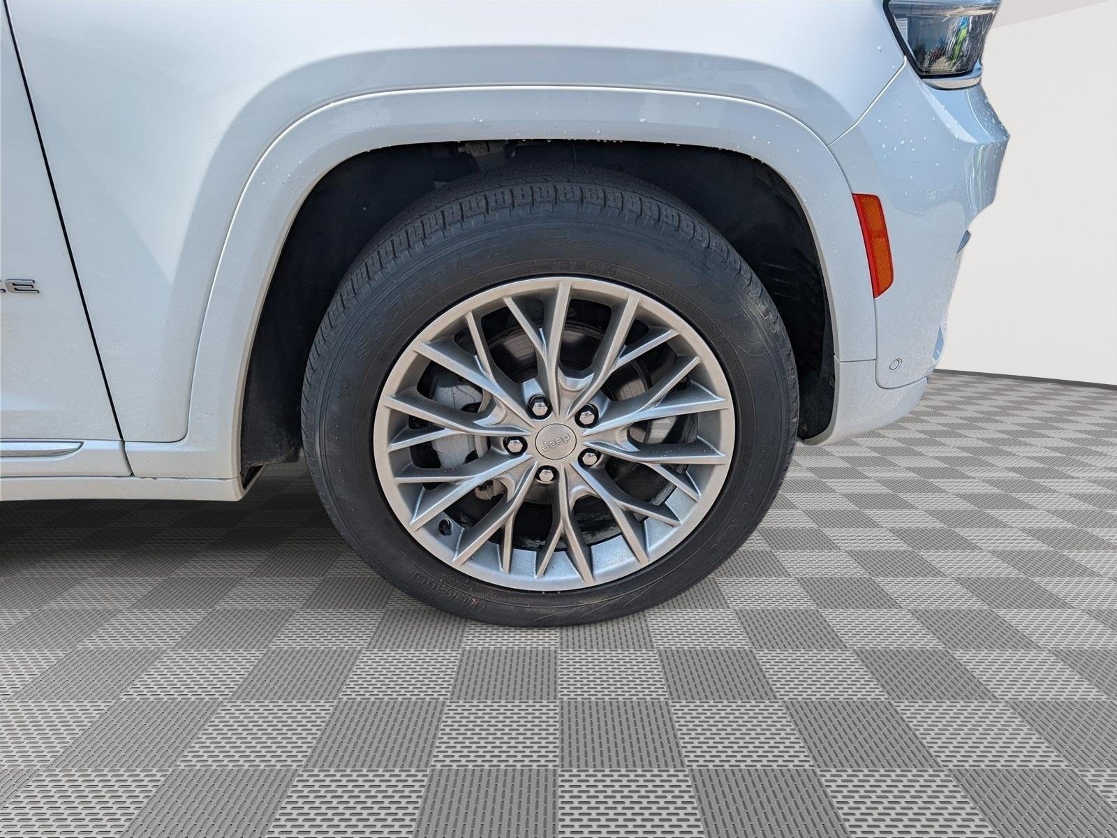 2023 Jeep Grand Cherokee Summit