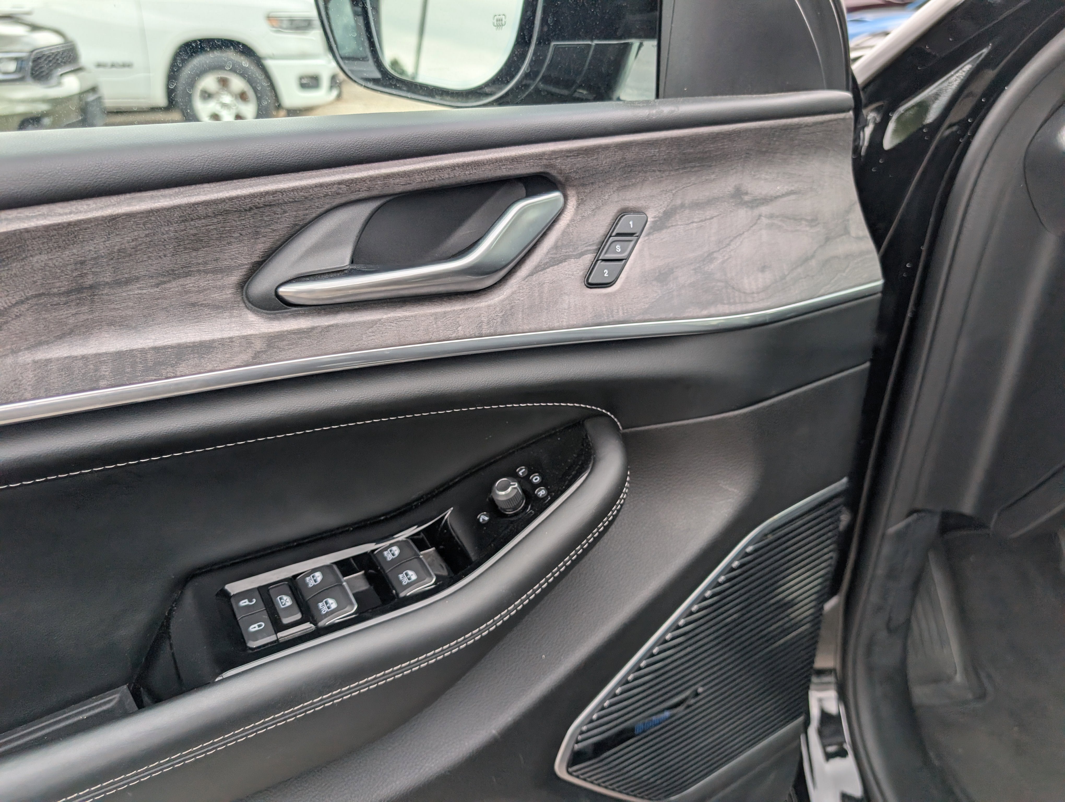 2023 Jeep Grand Cherokee L Overland