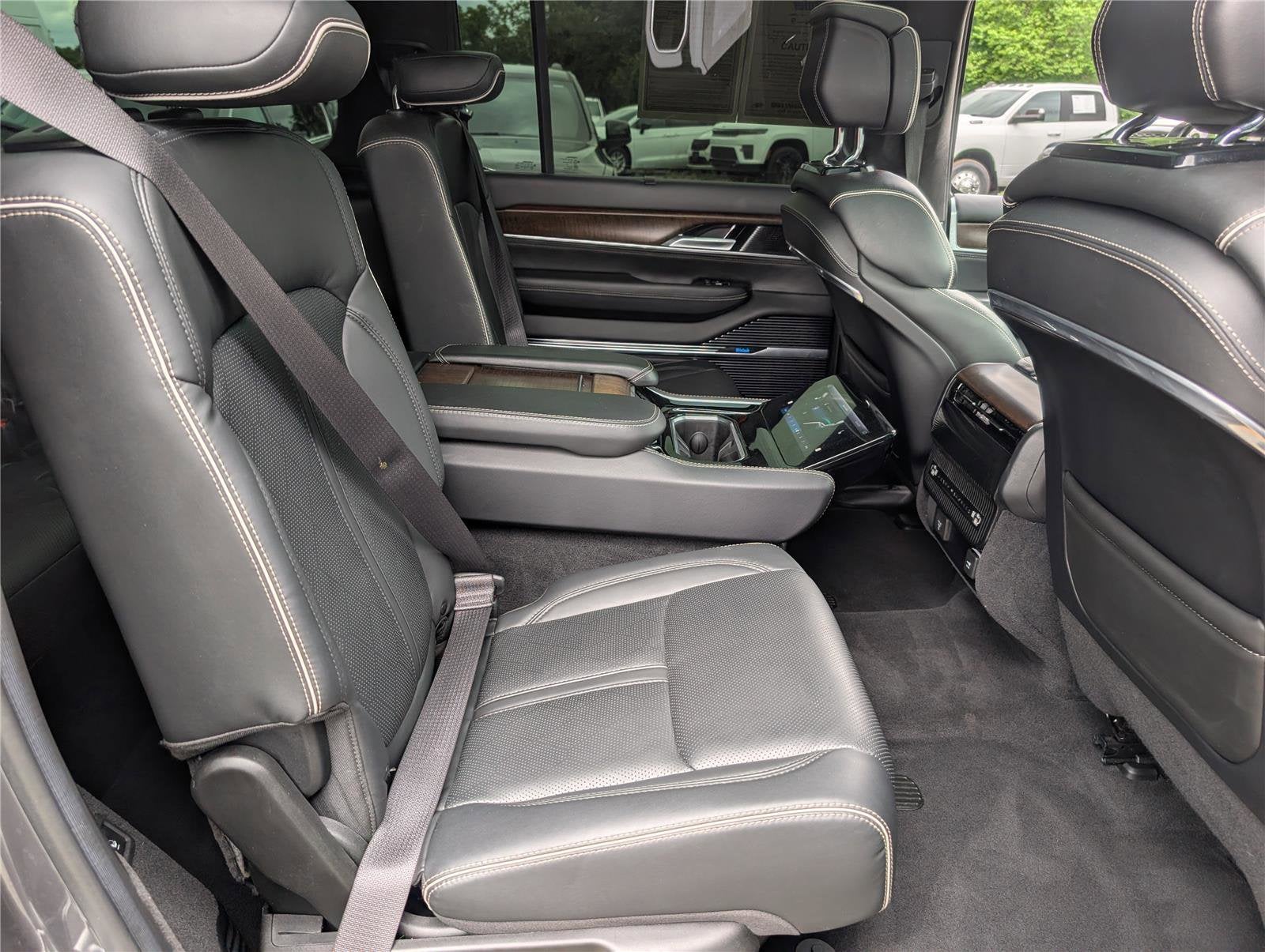 2022 Jeep Grand Wagoneer Series II