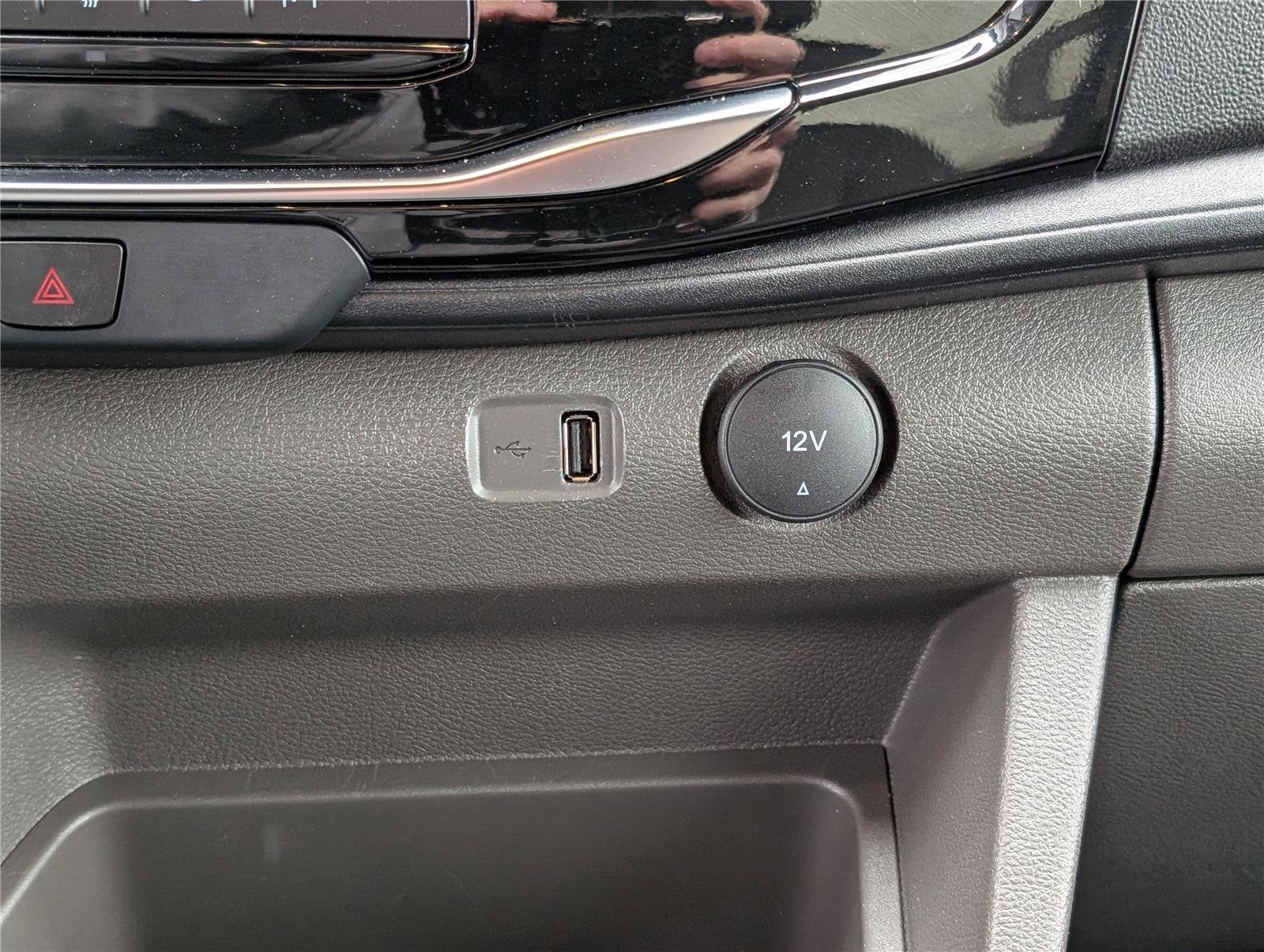 2024 Ford Transit Passenger Wagon XLT