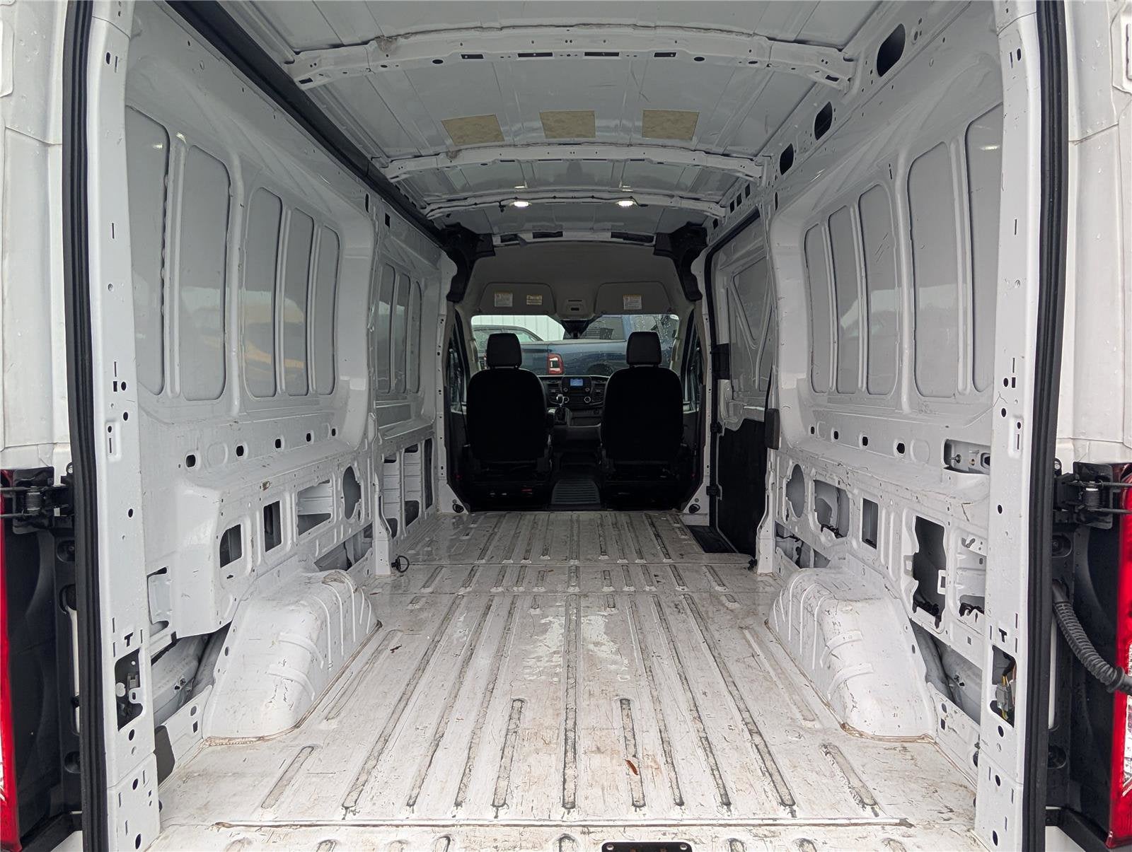 2024 Ford Transit Cargo Van T-250 148" Med Rf 9070 GVWR AWD
