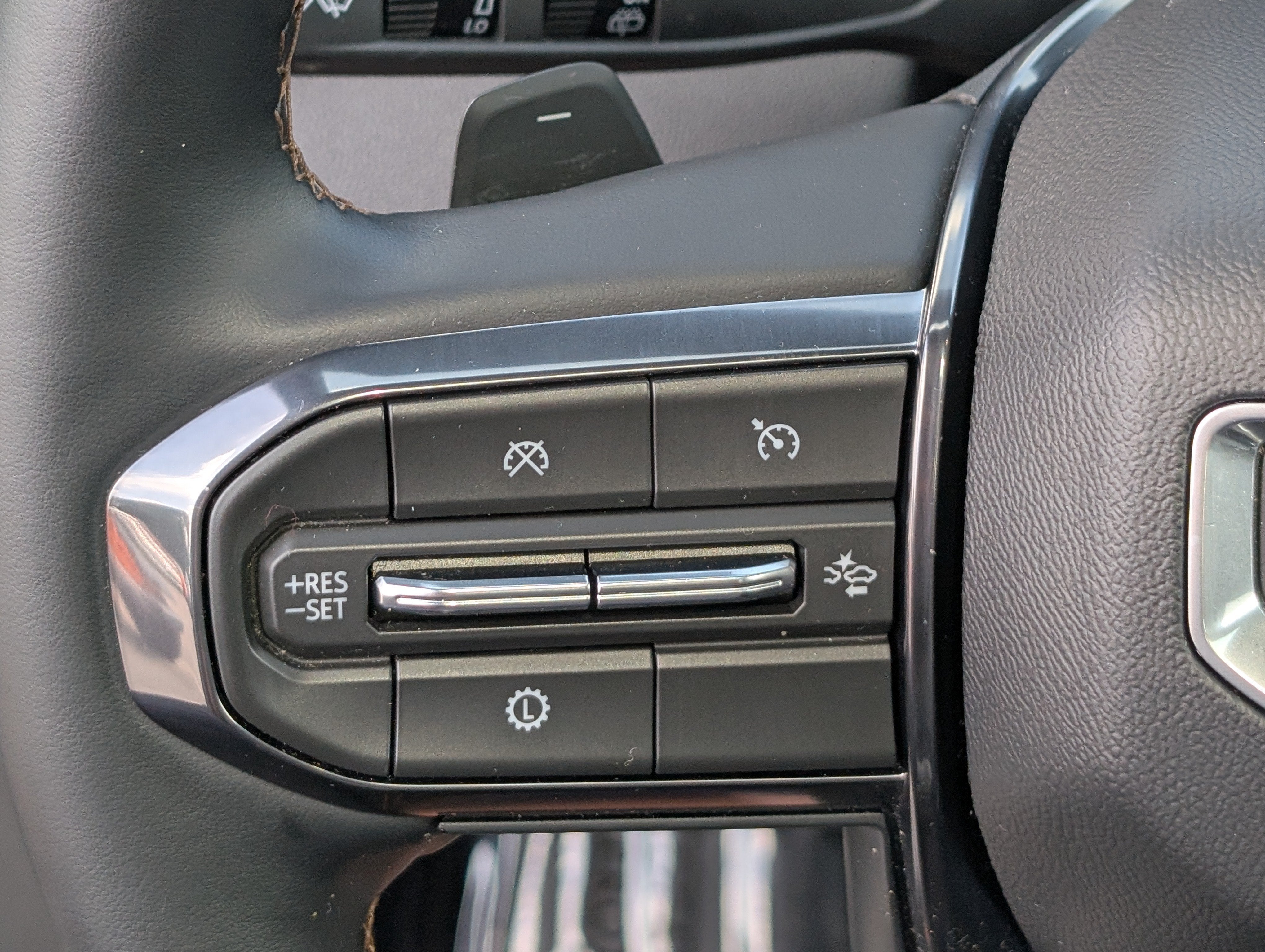 2025 GMC Acadia AWD AT4