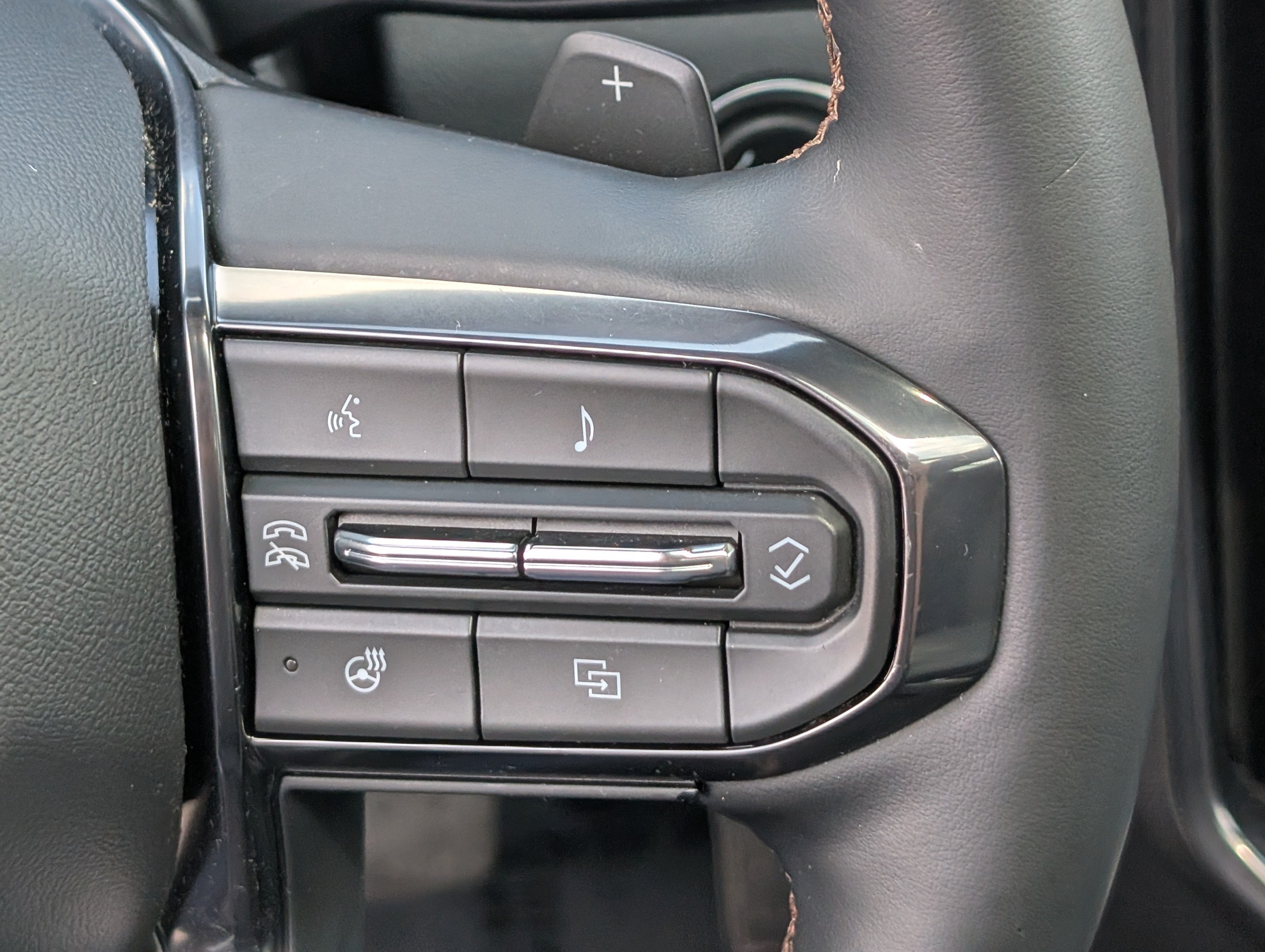 2025 GMC Acadia AWD AT4