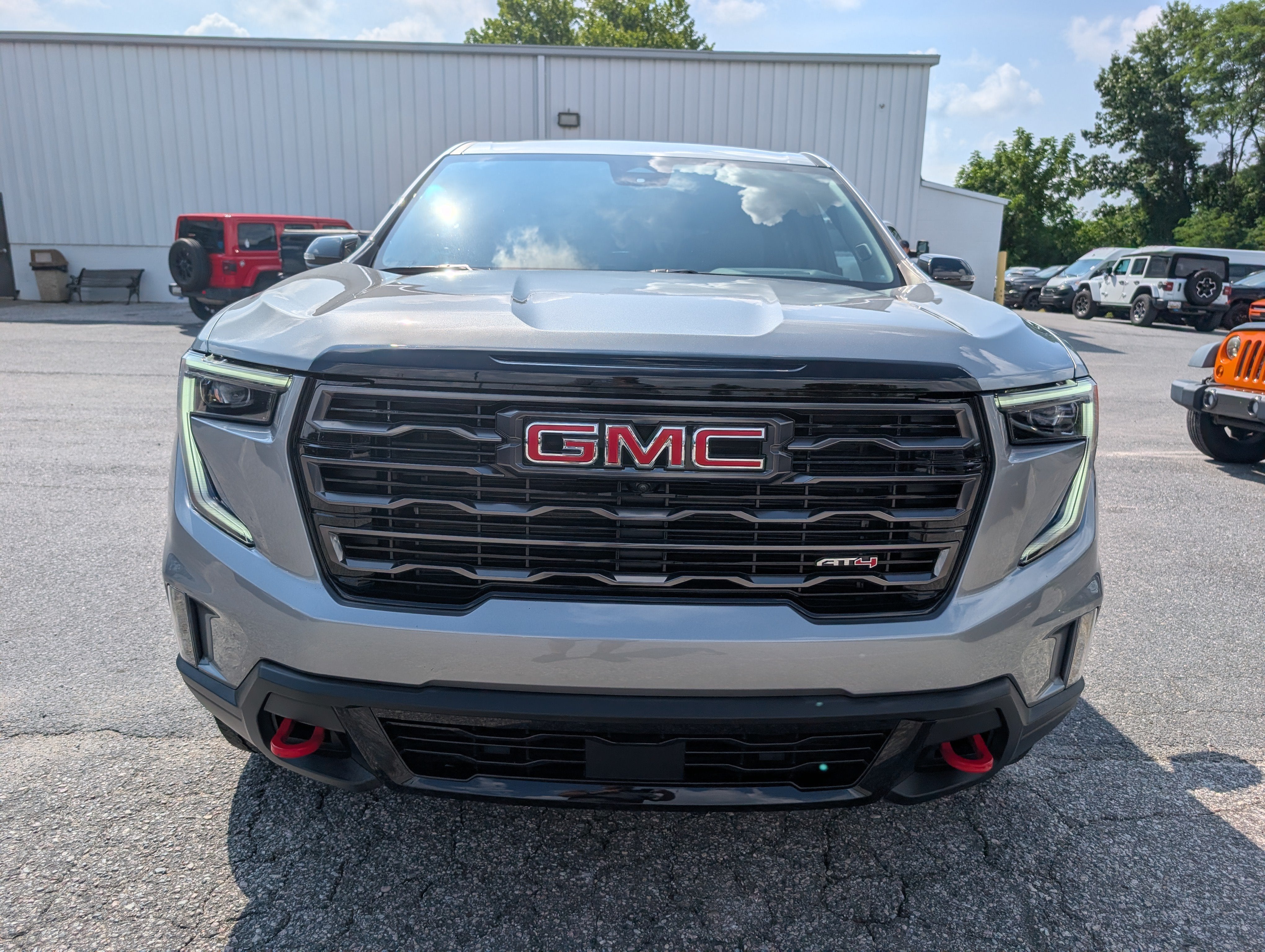 2025 GMC Acadia AWD AT4