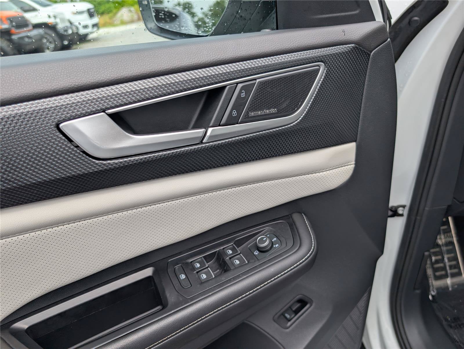 2024 Volkswagen Atlas Cross Sport 2.0T SEL Premium R-Line