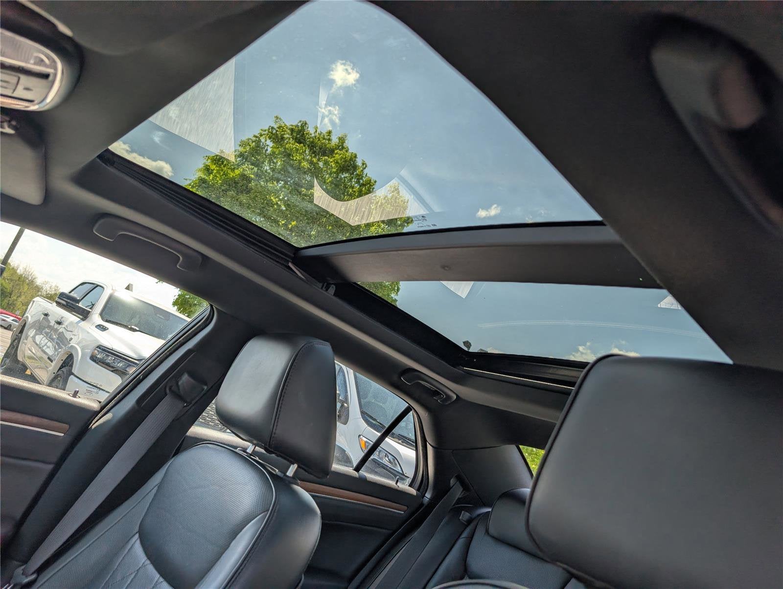 2016 Chrysler 300 300C Platinum