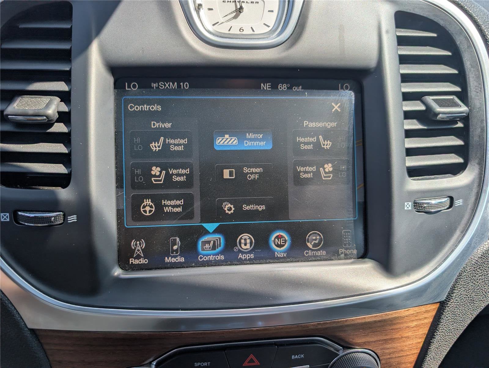 2016 Chrysler 300 300C Platinum