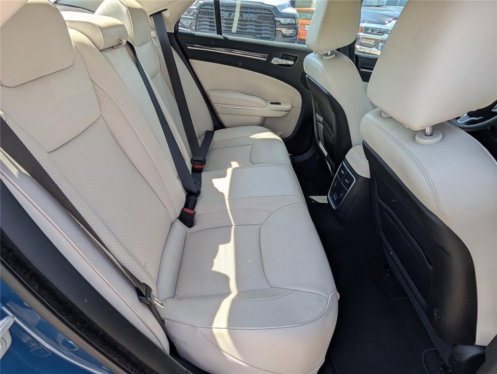 2023 Chrysler 300 Touring L