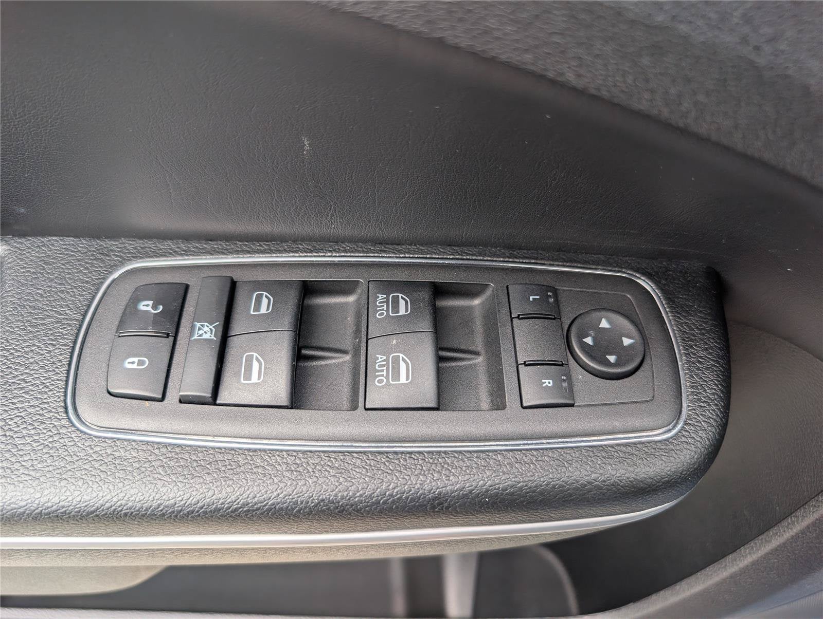 2023 Chrysler 300 Touring L