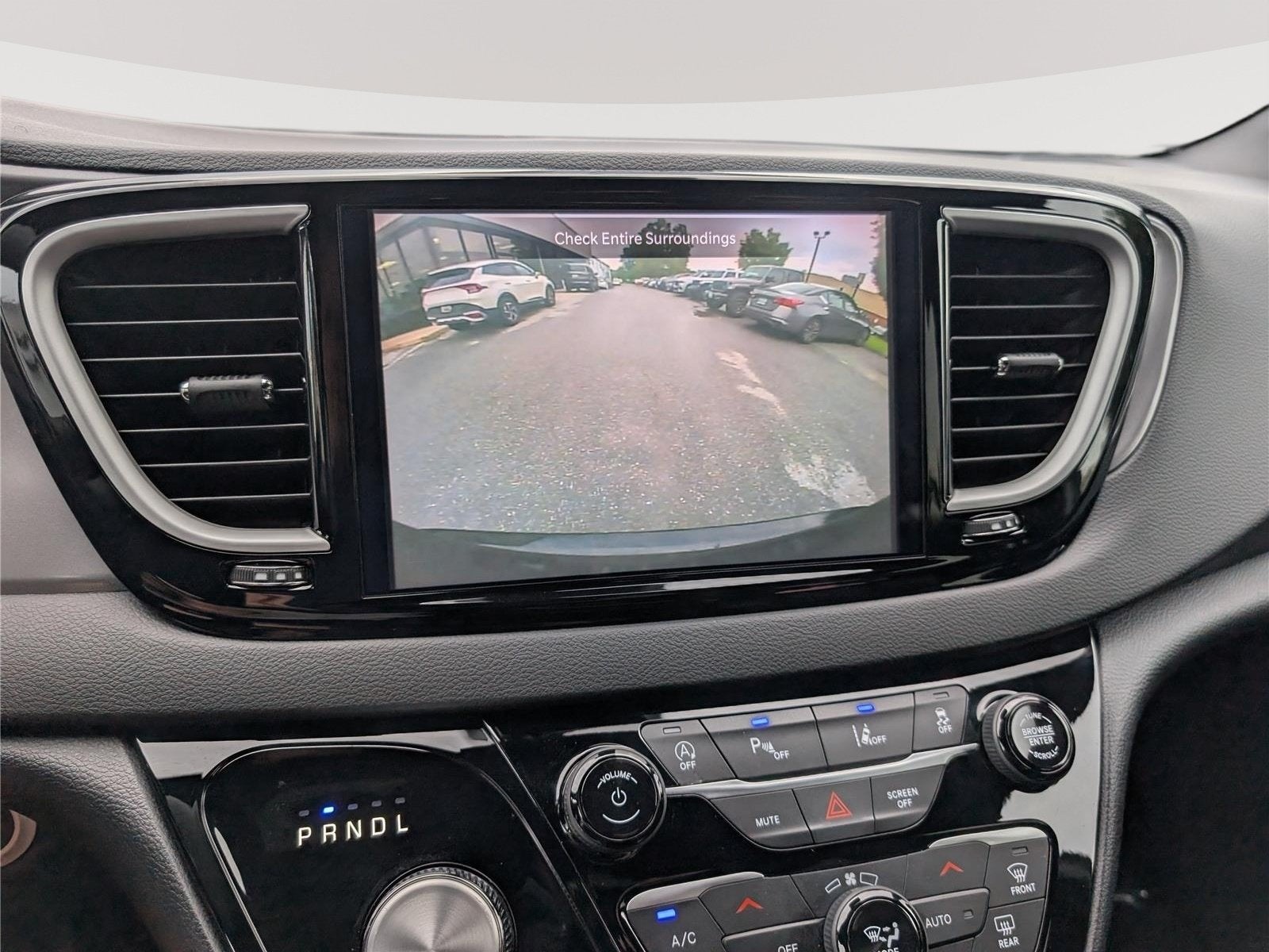 2025 Chrysler Pacifica Select