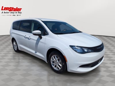 2023 Chrysler Voyager LX