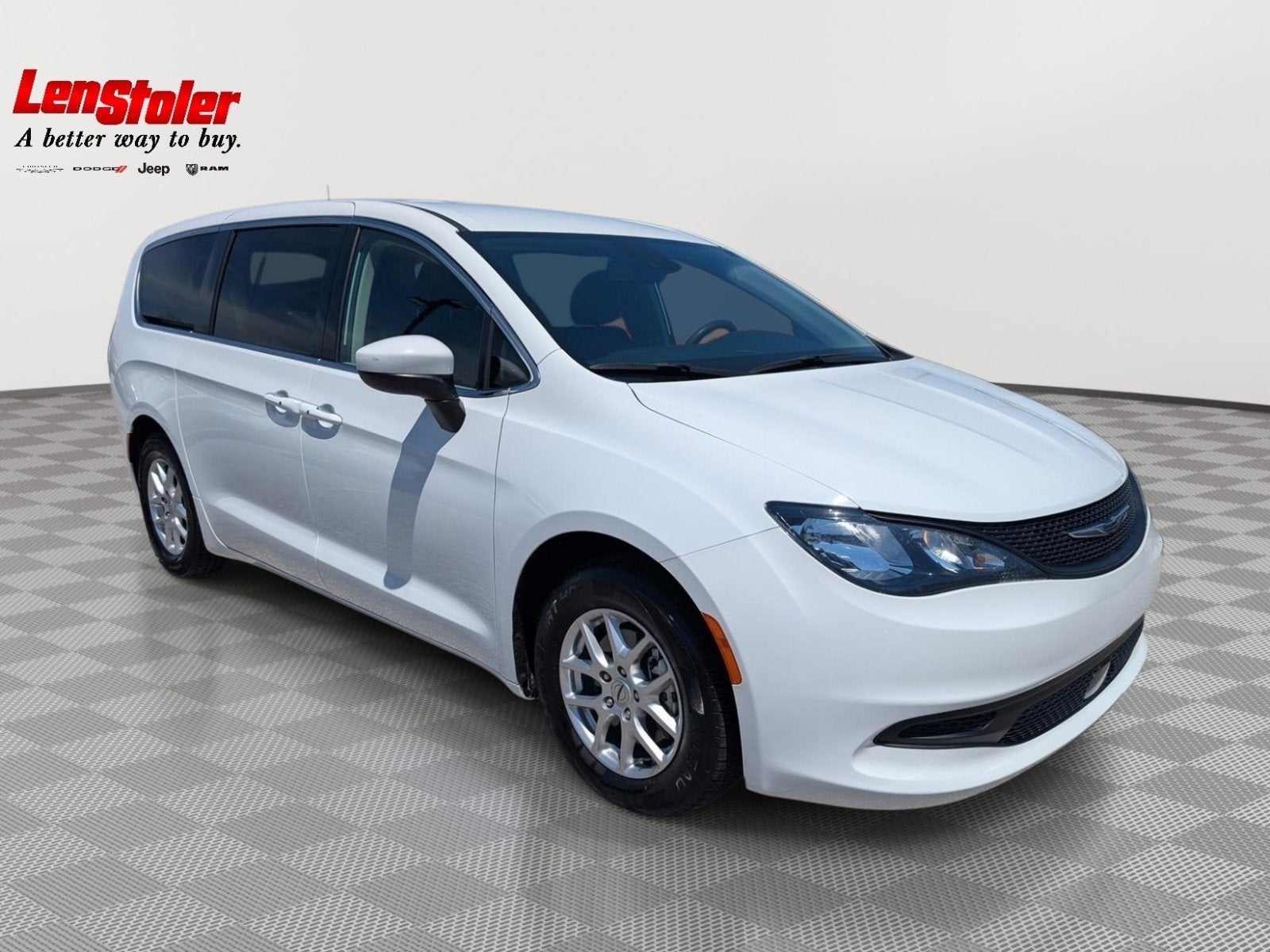 2023 Chrysler Voyager LX